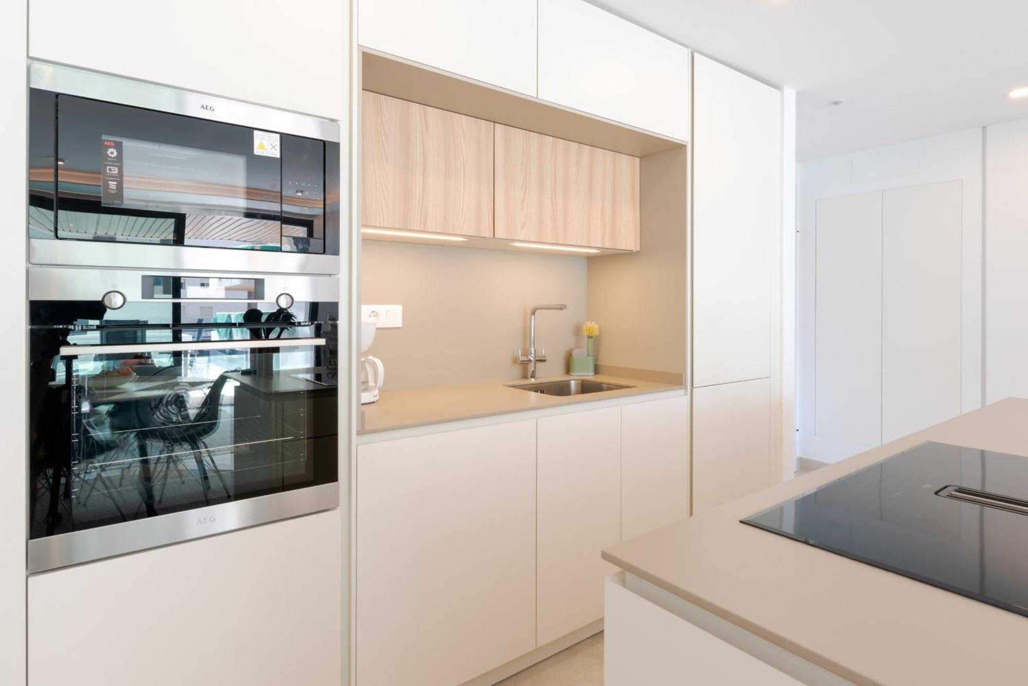 Apartment Jade Tower - 2-bedroom Coastal Luxury In *