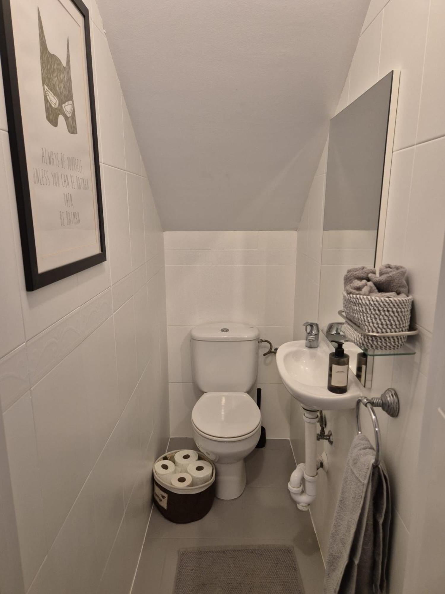 Luxurious Three Bedroom Duplex Close To Huoneisto