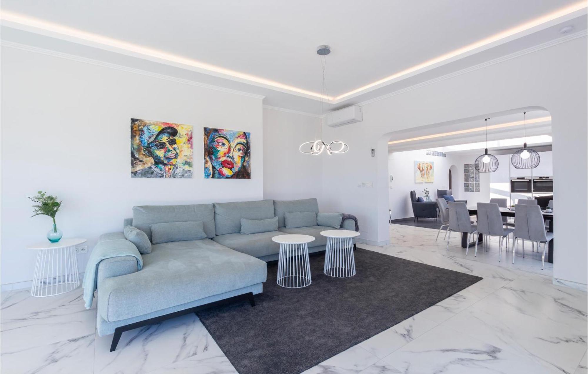 7 Bedroom Beautiful In Lagunas De Mijas Fuengirola