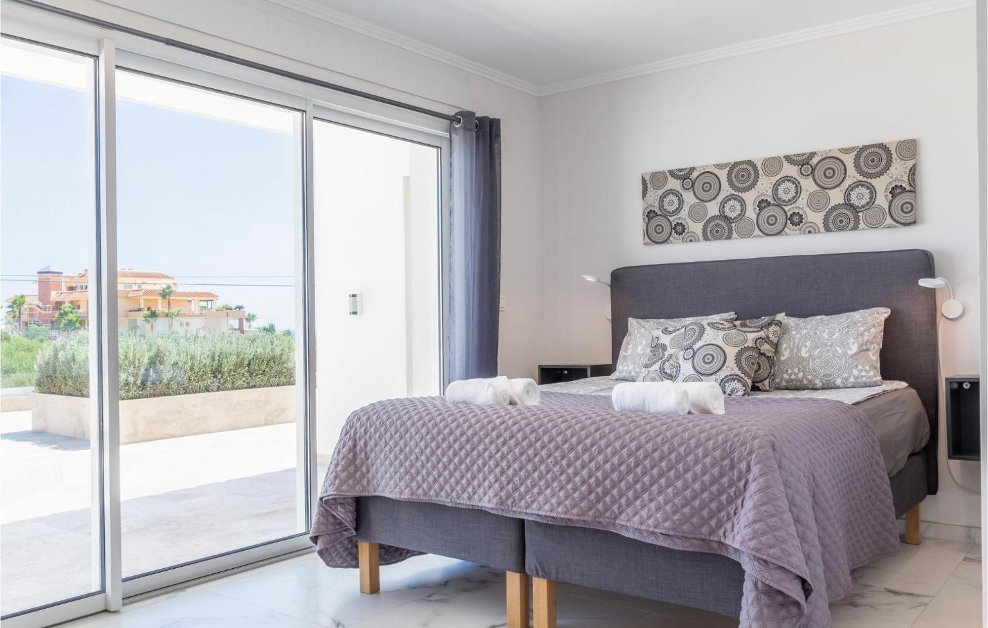 7 Bedroom Beautiful In Lagunas De Mijas Holiday home *