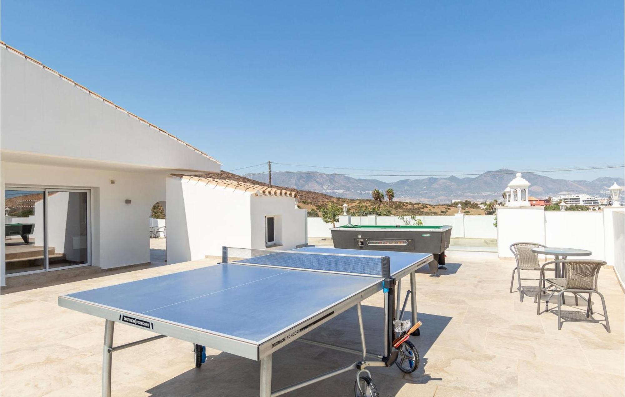 Holiday home 7 Bedroom Beautiful In Lagunas De Mijas *