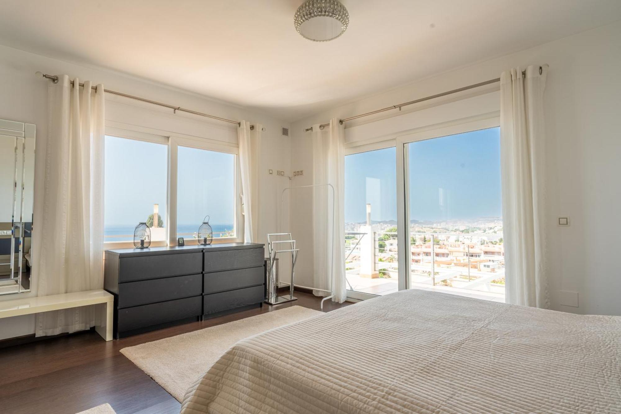 Spacious 3br With Pool And Sea Views - Hosted By Lapponia