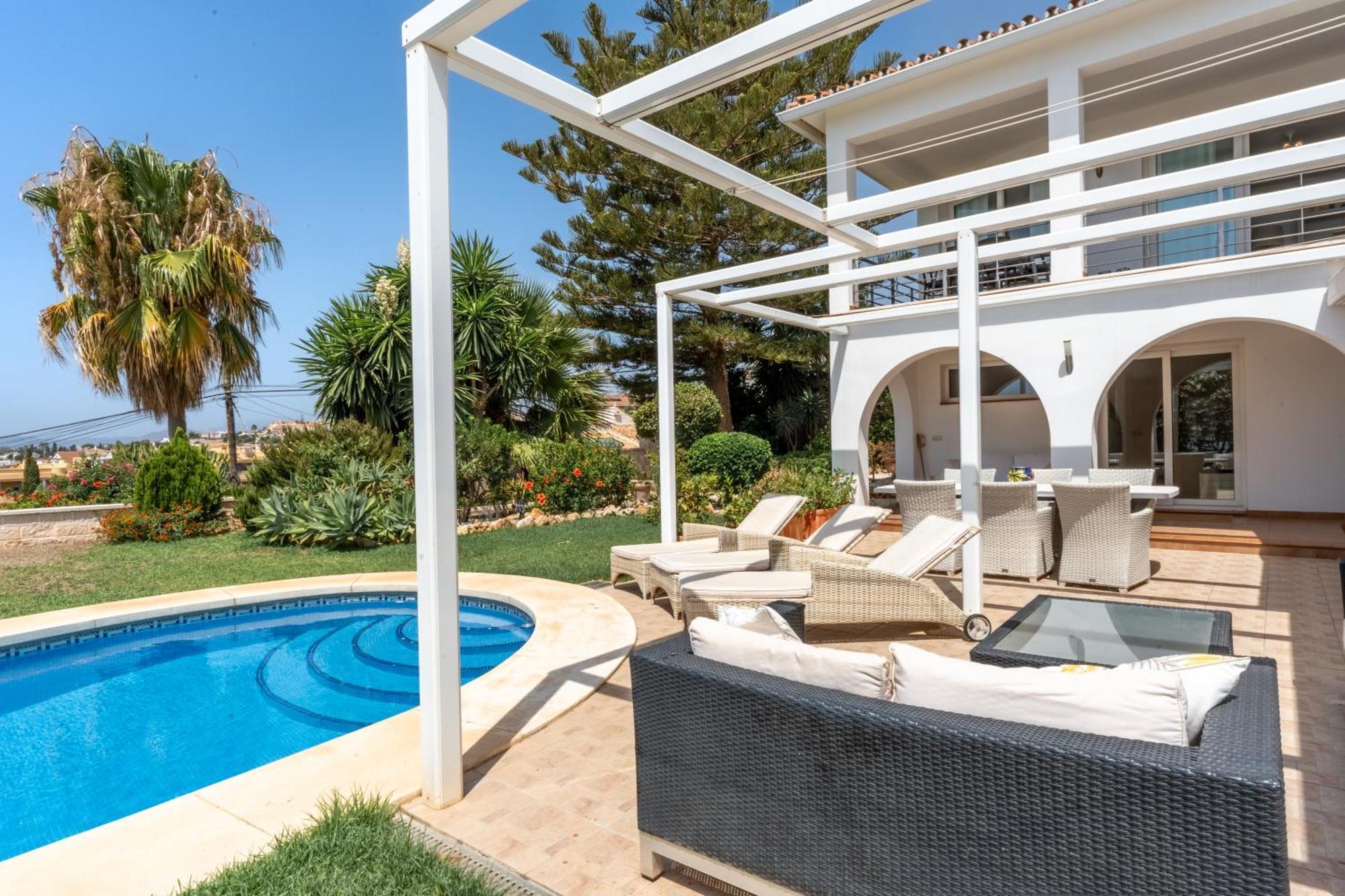 Villa Spacious 3br With Pool And Sea Views - Hosted By Lapponia