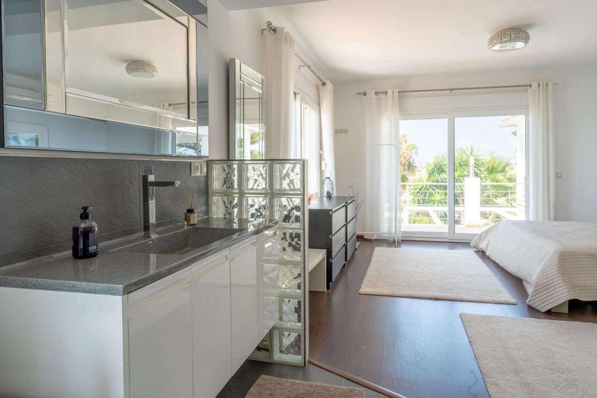 Spacious 3br With Pool And Sea Views - Hosted By Lapponia *