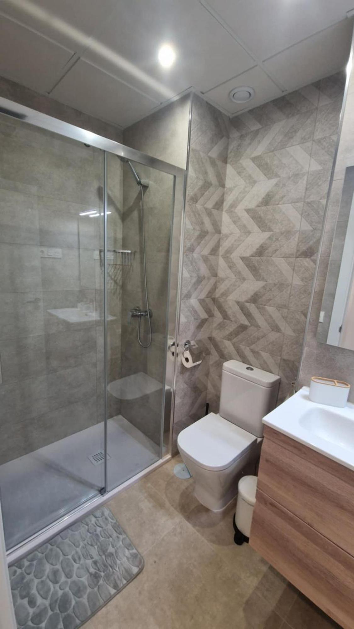 Seabreeze Haven - Winkler Apartment *
