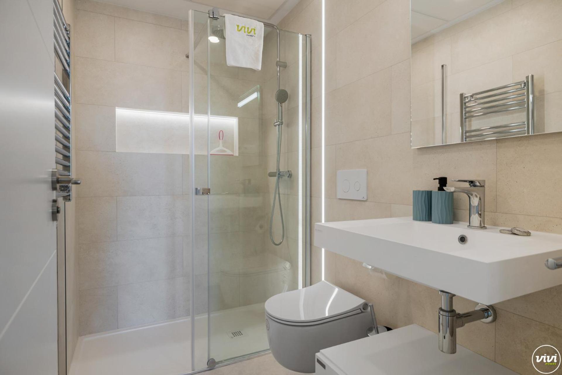 Vivi Homes - Serena Pool, Cinema, Gym & * Fuengirola