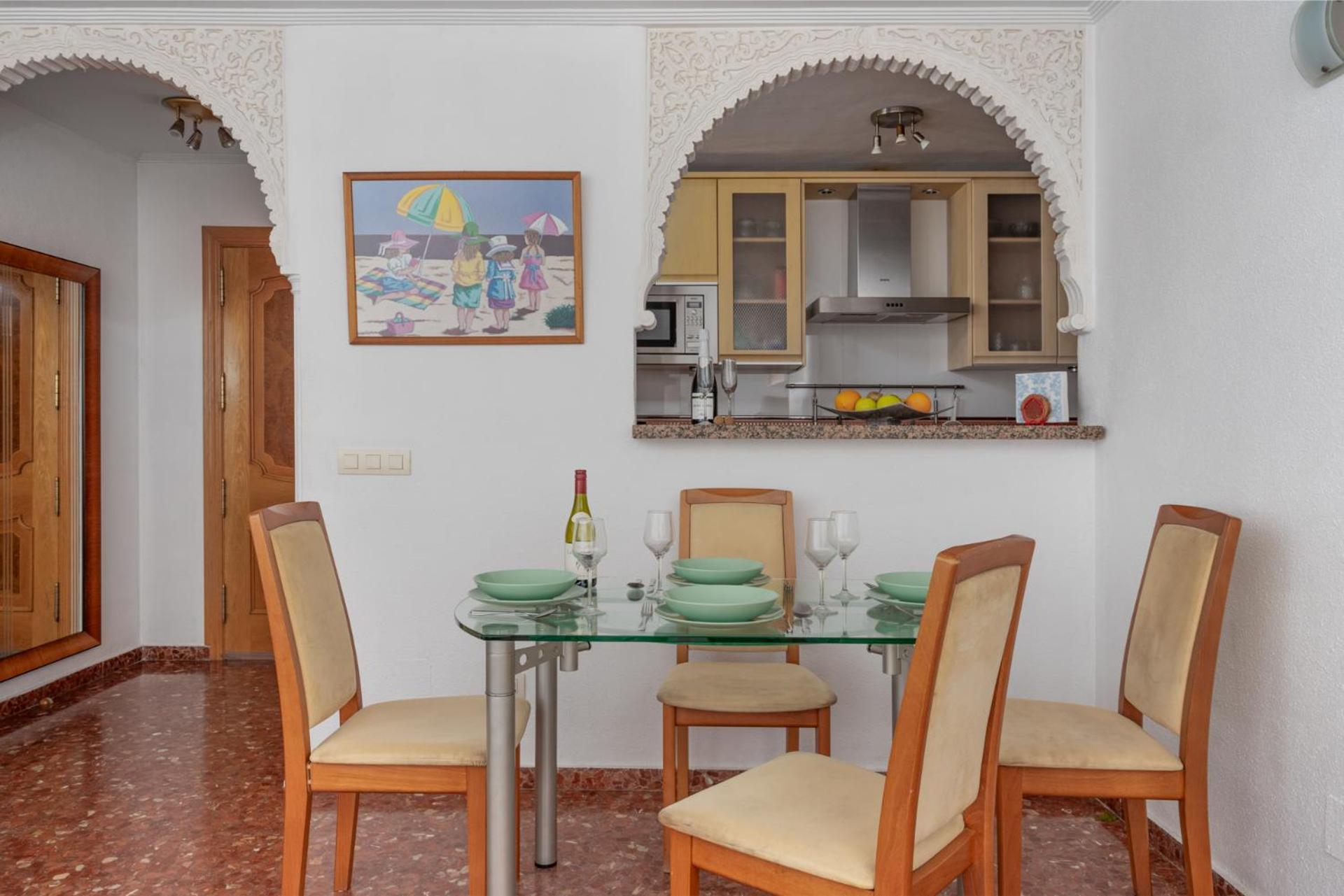 Beachfront, Two Bed- & Bathrooms, Private Parking *