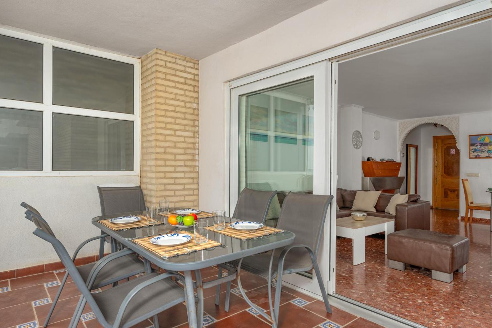 Beachfront, Two Bed- & Bathrooms, Private Parking * Fuengirola