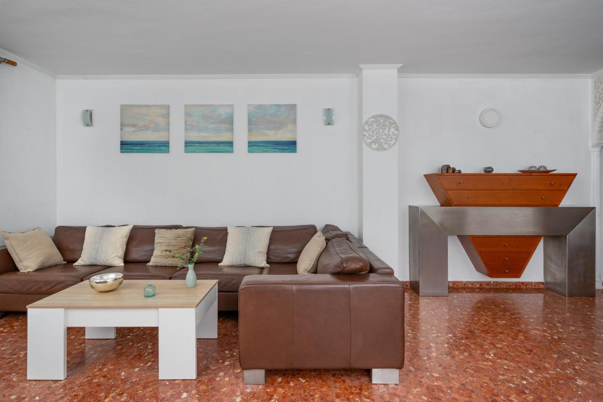 Apartamento Beachfront, Two Bed- & Bathrooms, Private Parking