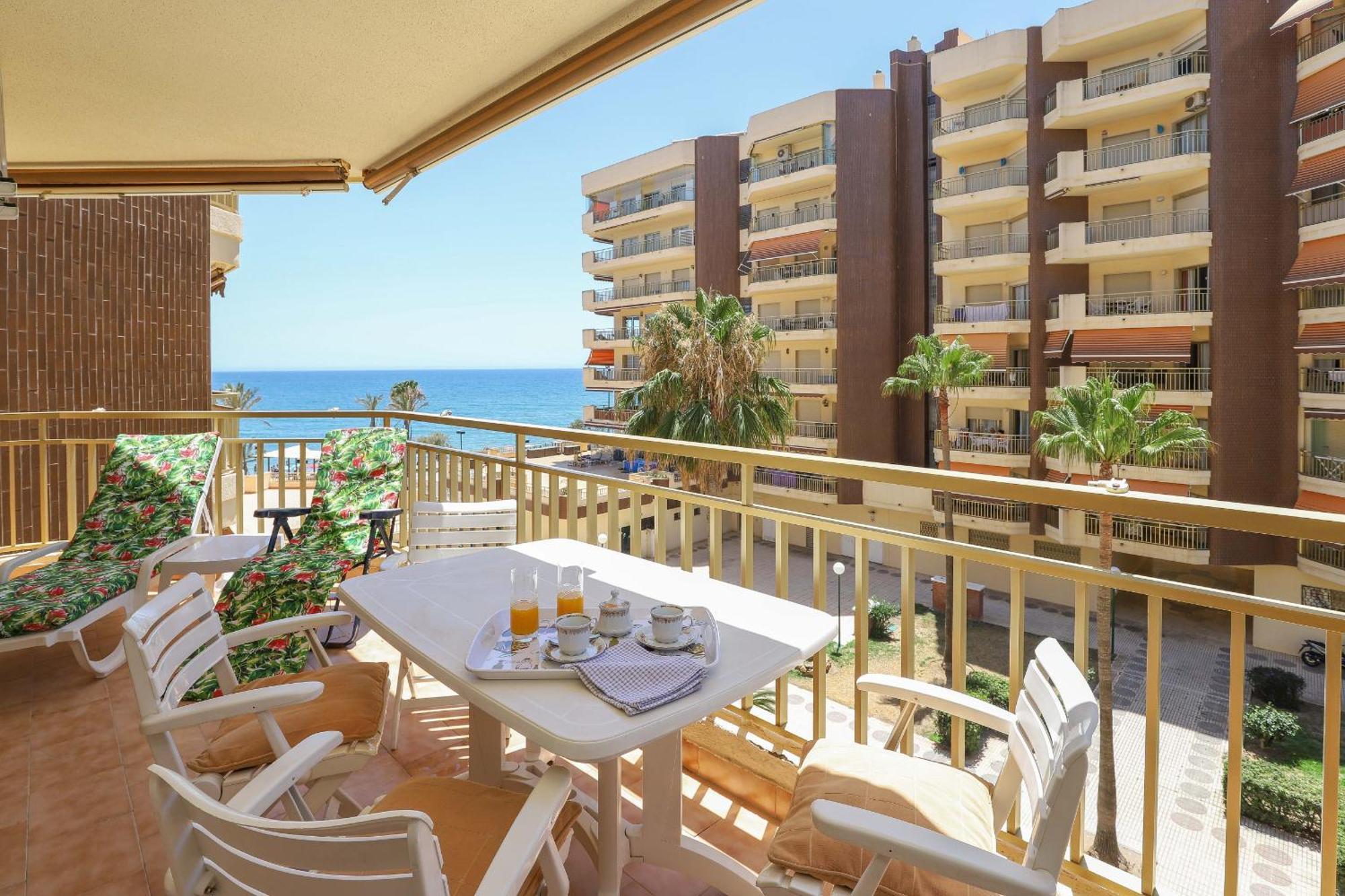Beachfront - Dona Sofia