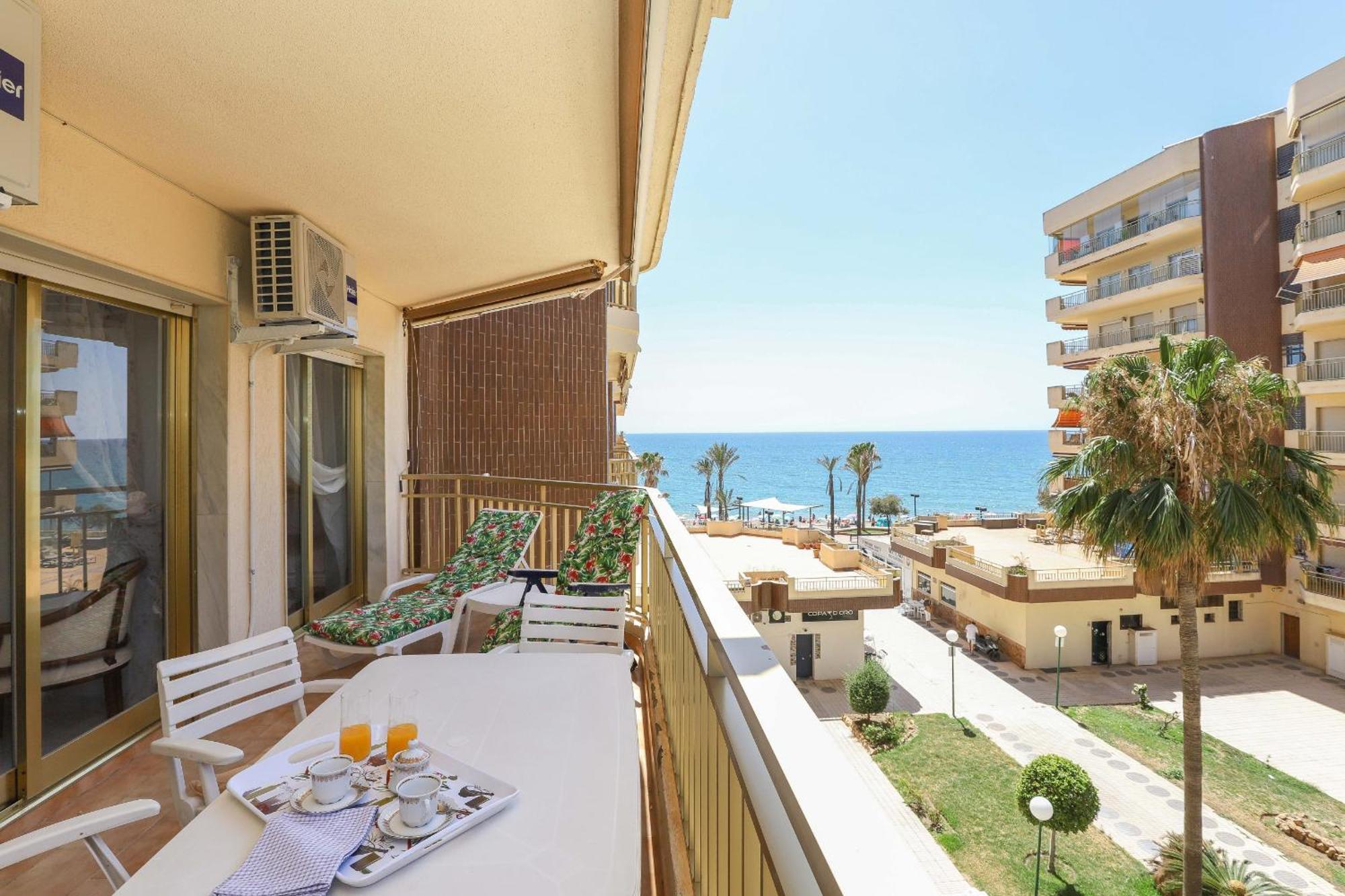 Apartment Beachfront - Dona Sofia