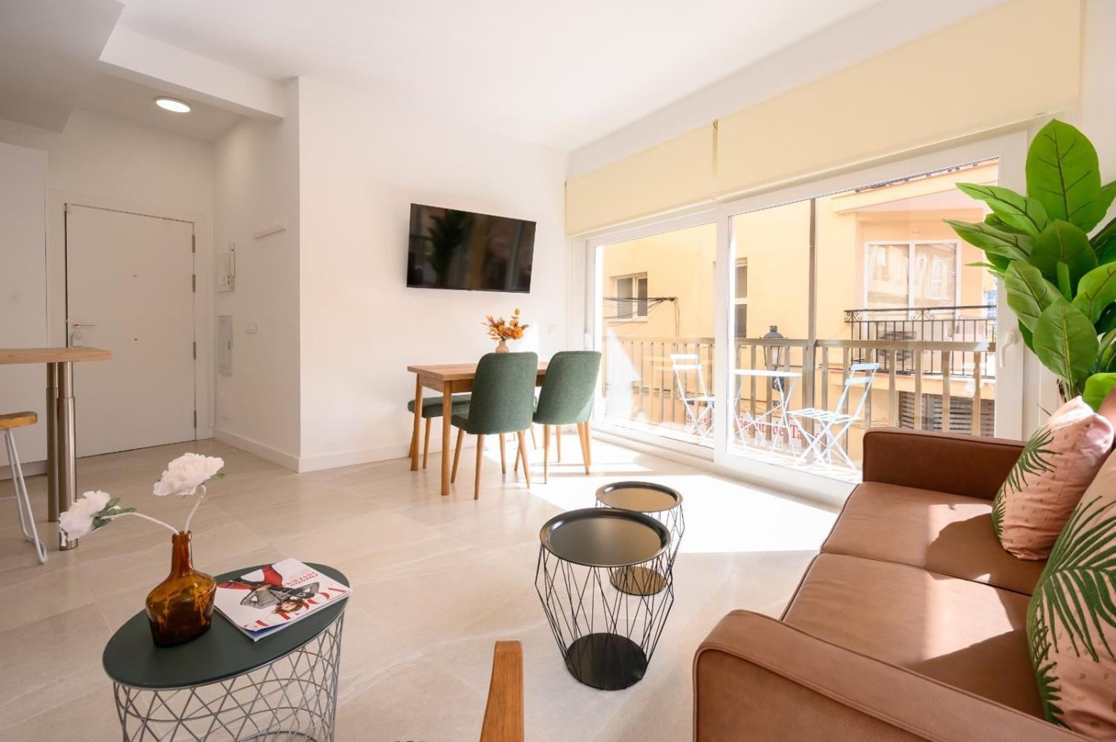 La Paz By 10tosea Apartment