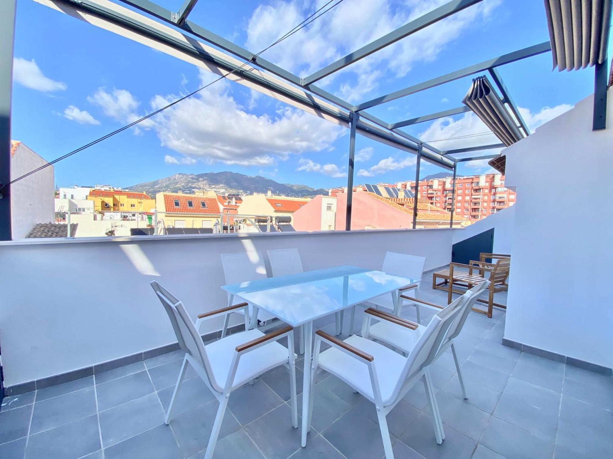 Luxury Penthouse With Pool Near Aparthotel