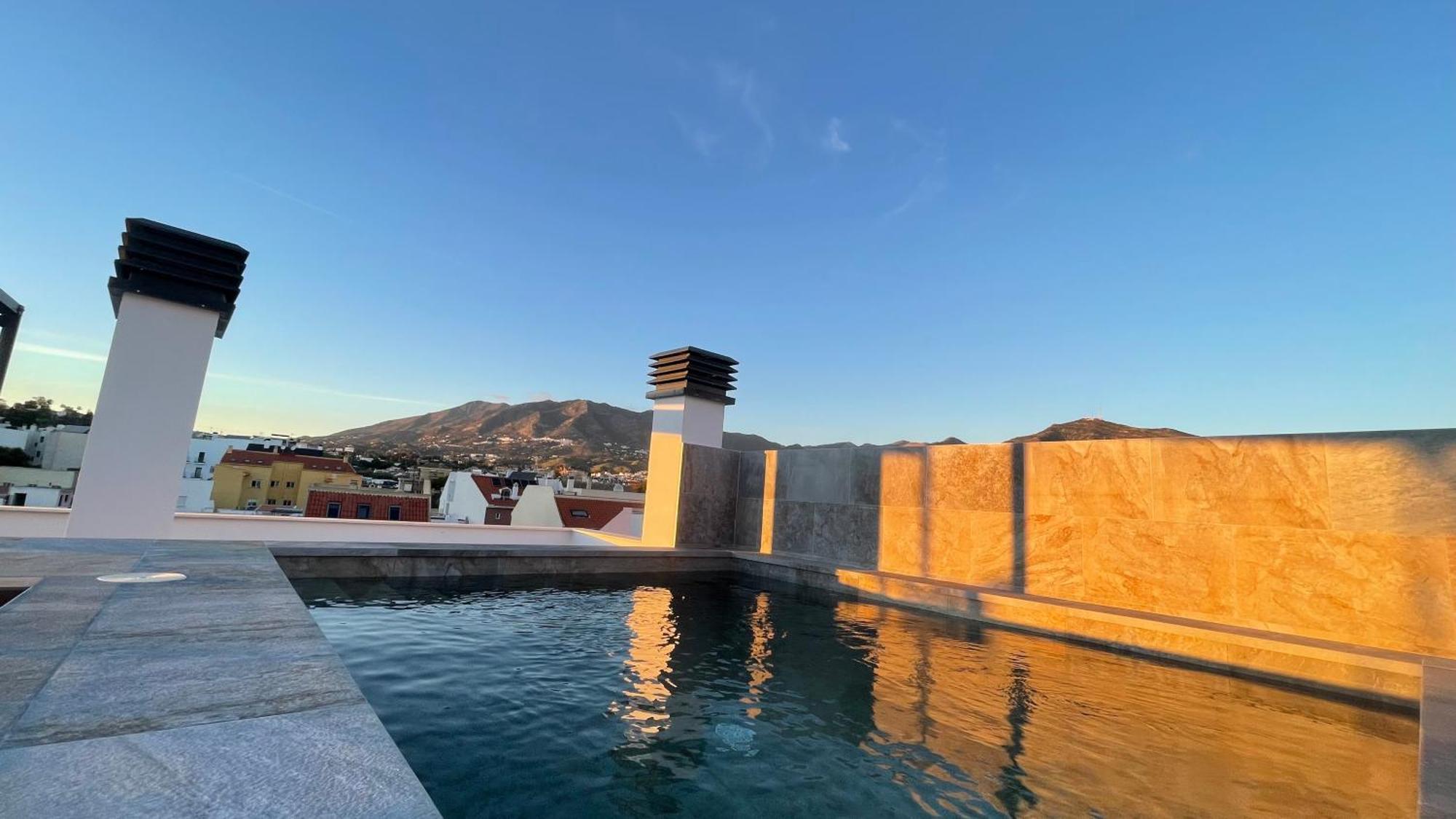 Aparthotel Luxury Penthouse With Pool Near *