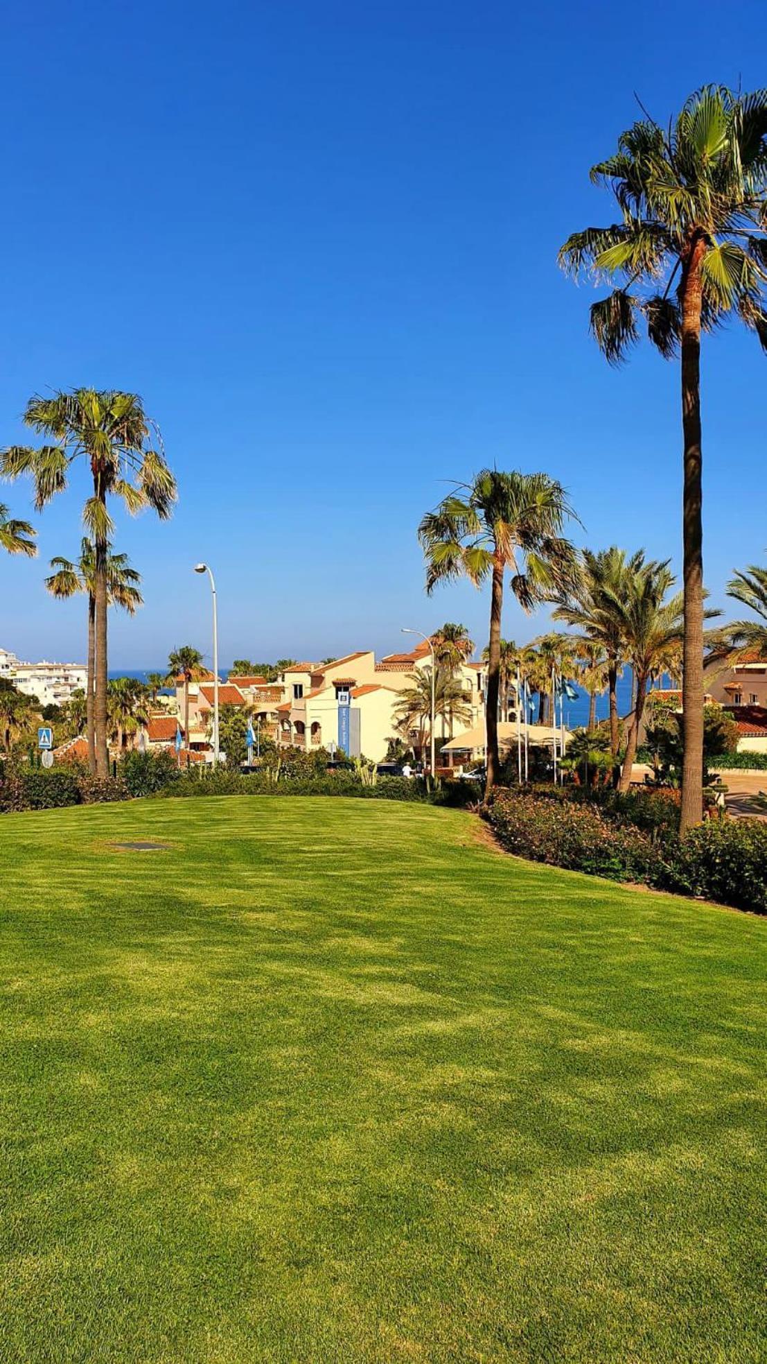 En Mijas Costa, Alta Loma Apartment *
