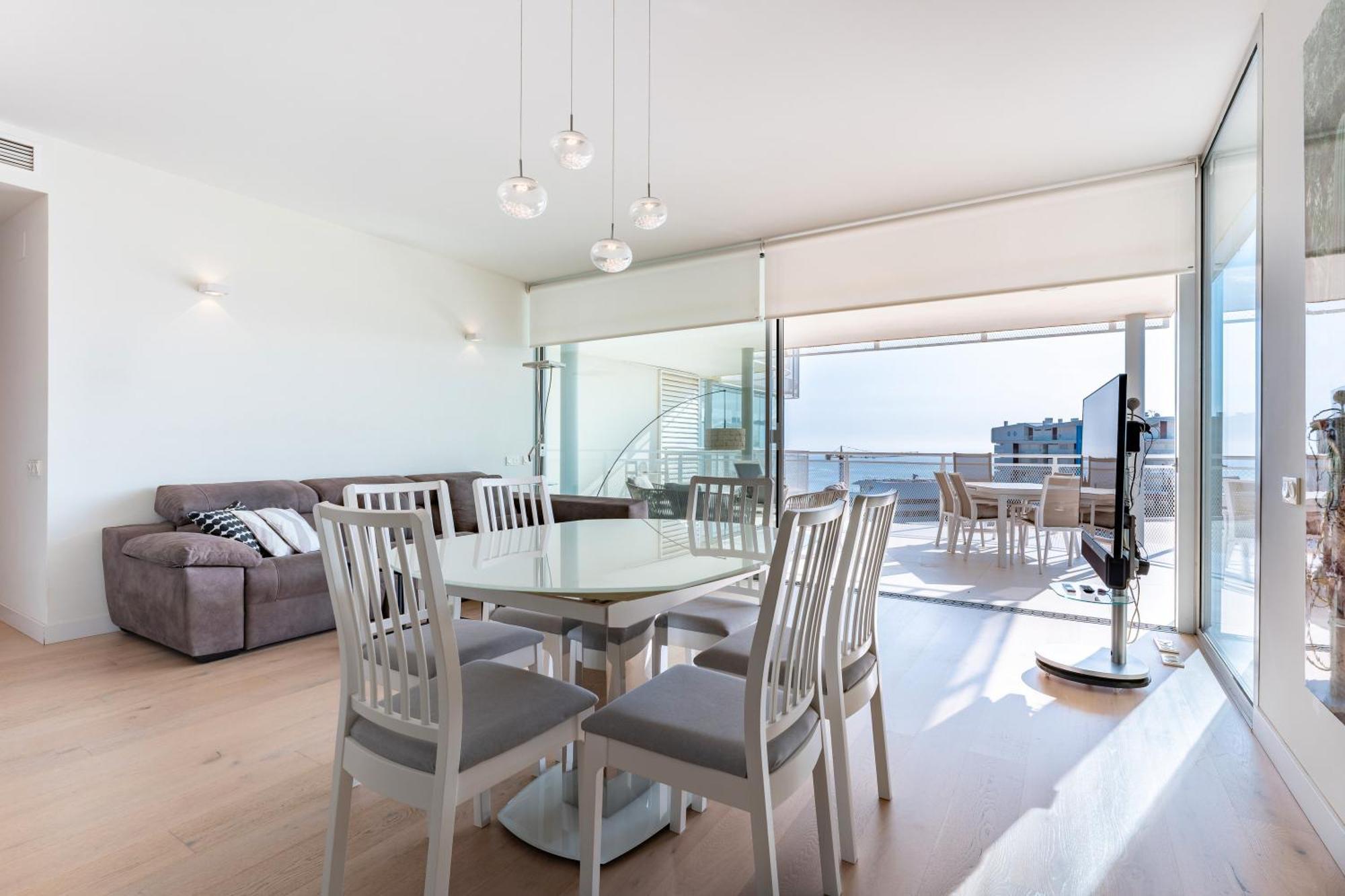 Peninsula Apartment *
