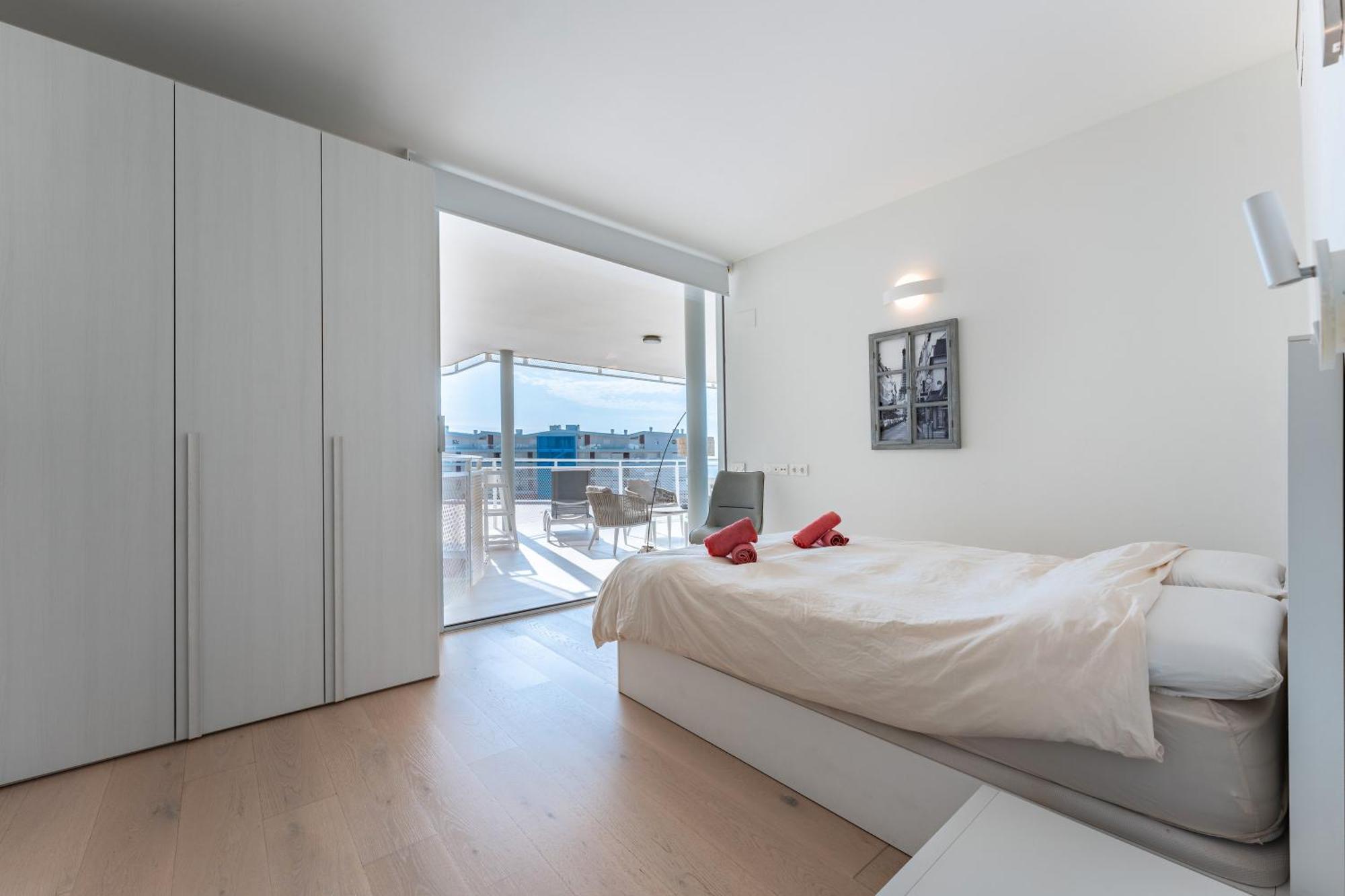 Peninsula Apartment *