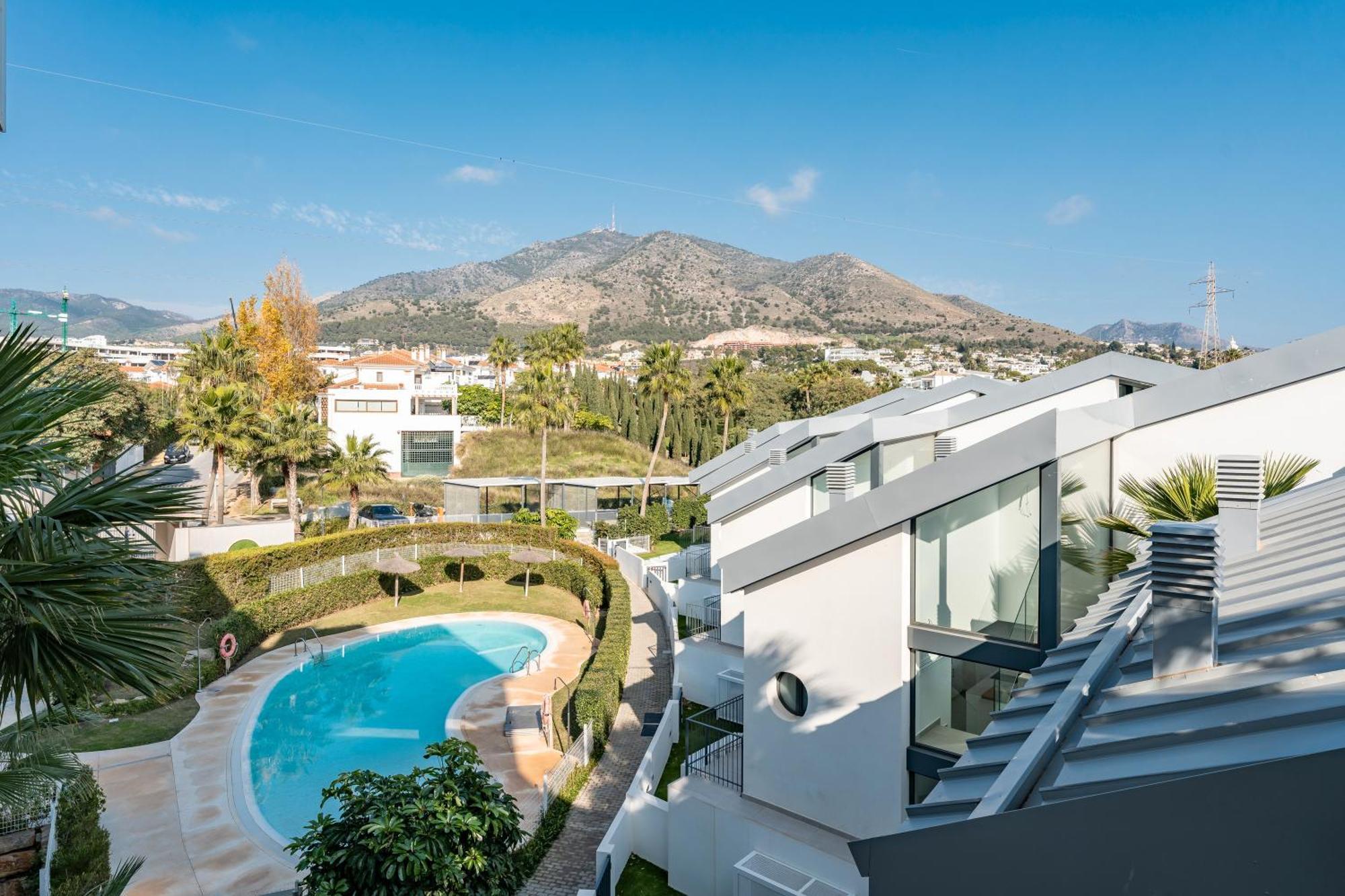 Peninsula Apartment *