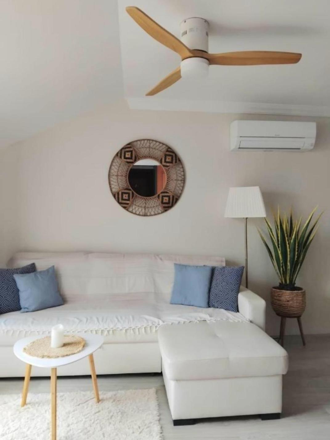 New Penthouse Near With Sunny Balcony Apartment *