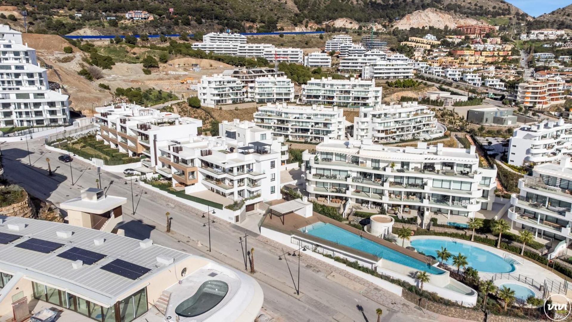 Vivi Homes - Aurelia Pool, Gym & Sea View
