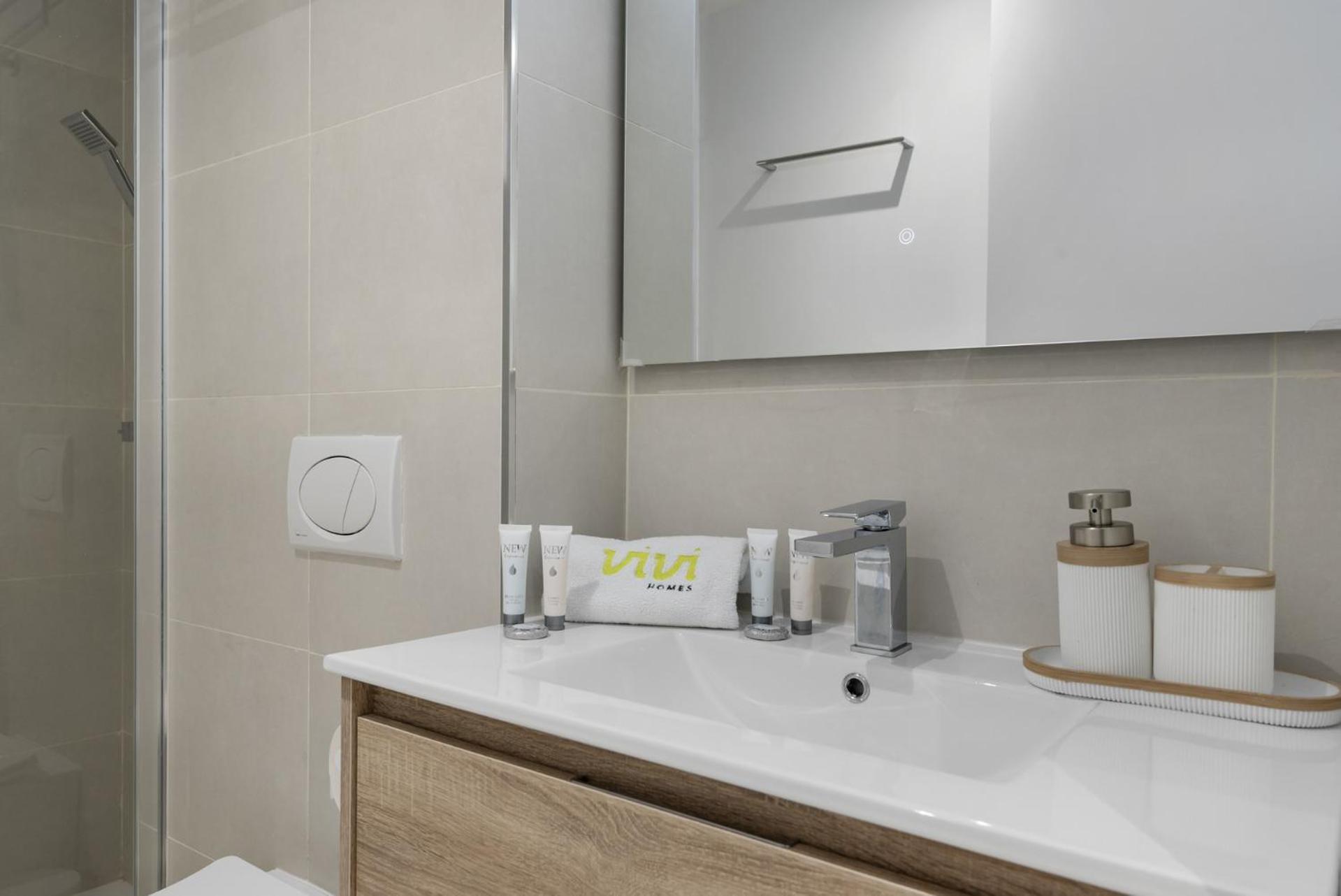 Apartment Vivi Homes - Aurelia Pool, Gym & Sea View *