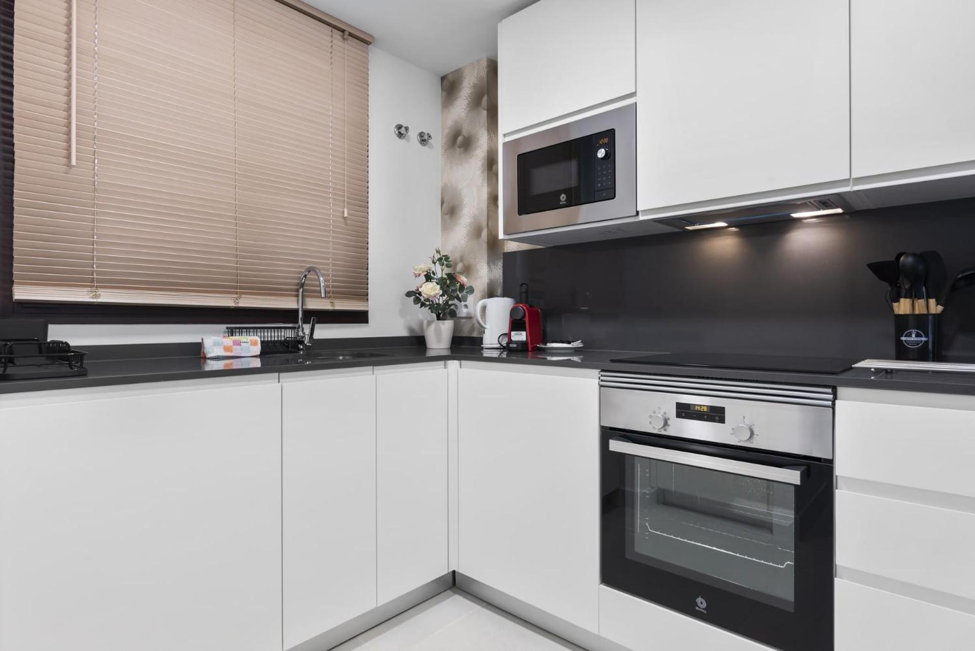 Vivi Homes - Aurelia Pool, Gym & Sea View