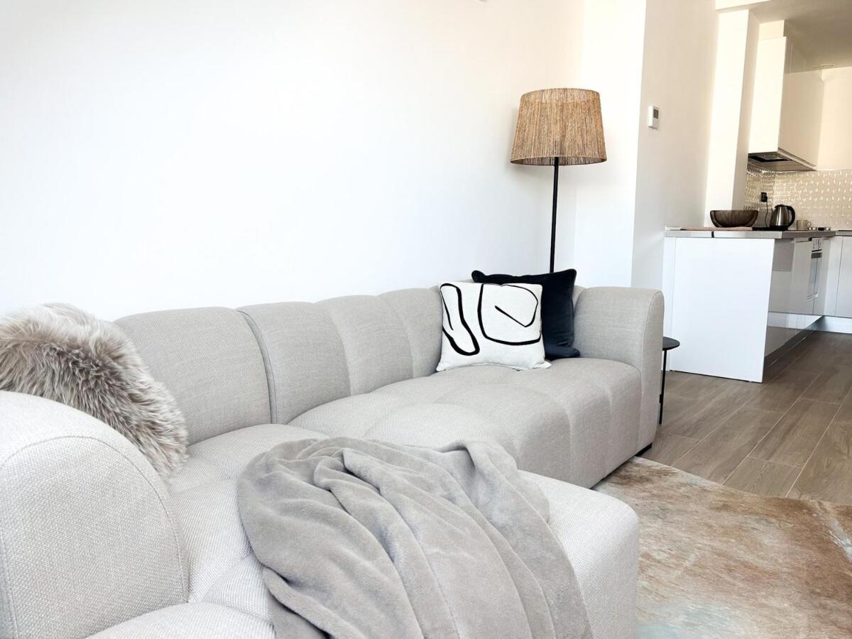 Stunning Penthouse In Near The Beach! Apartment *