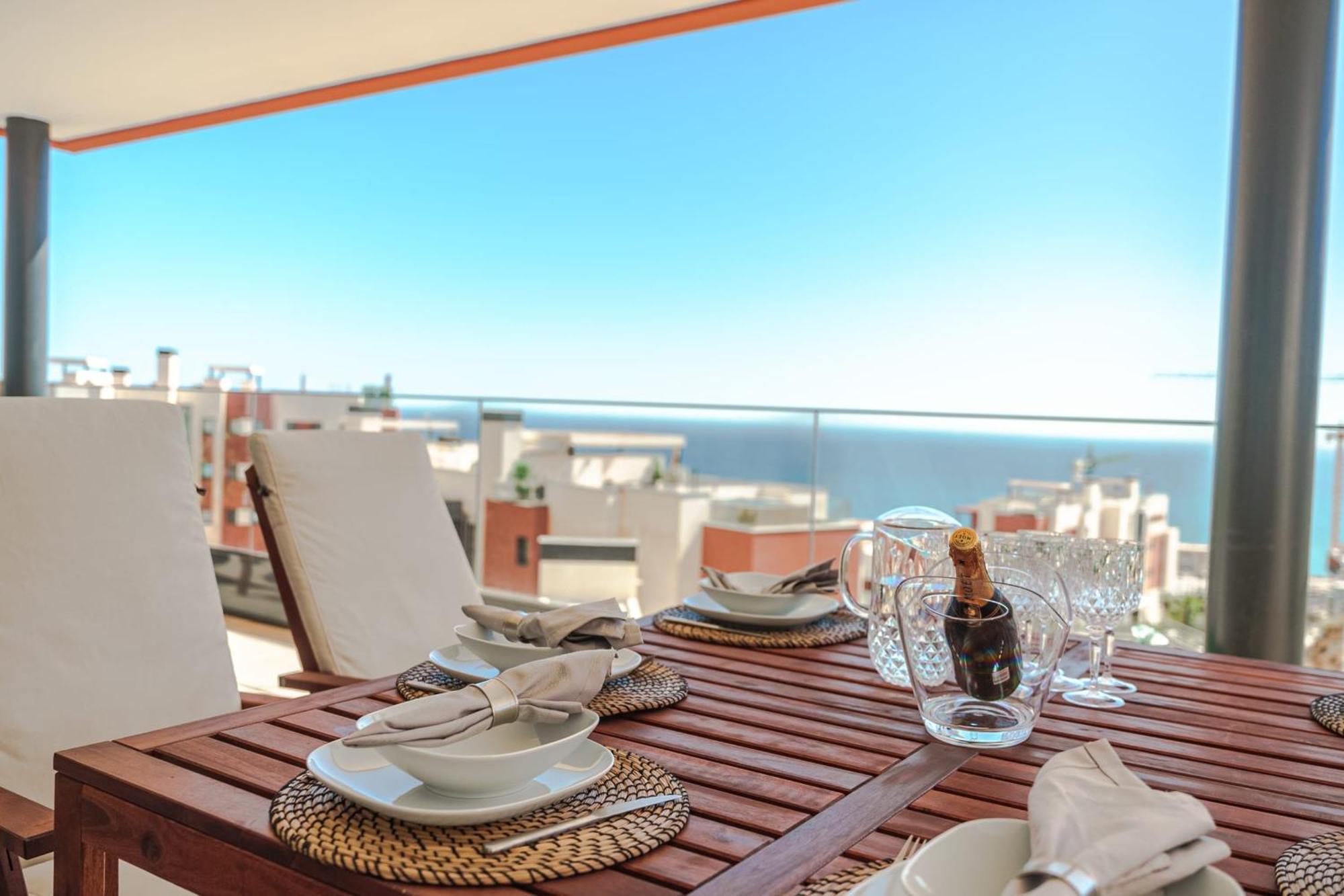 Stunning Modern In Middel Views Higueron Huoneisto Fuengirola