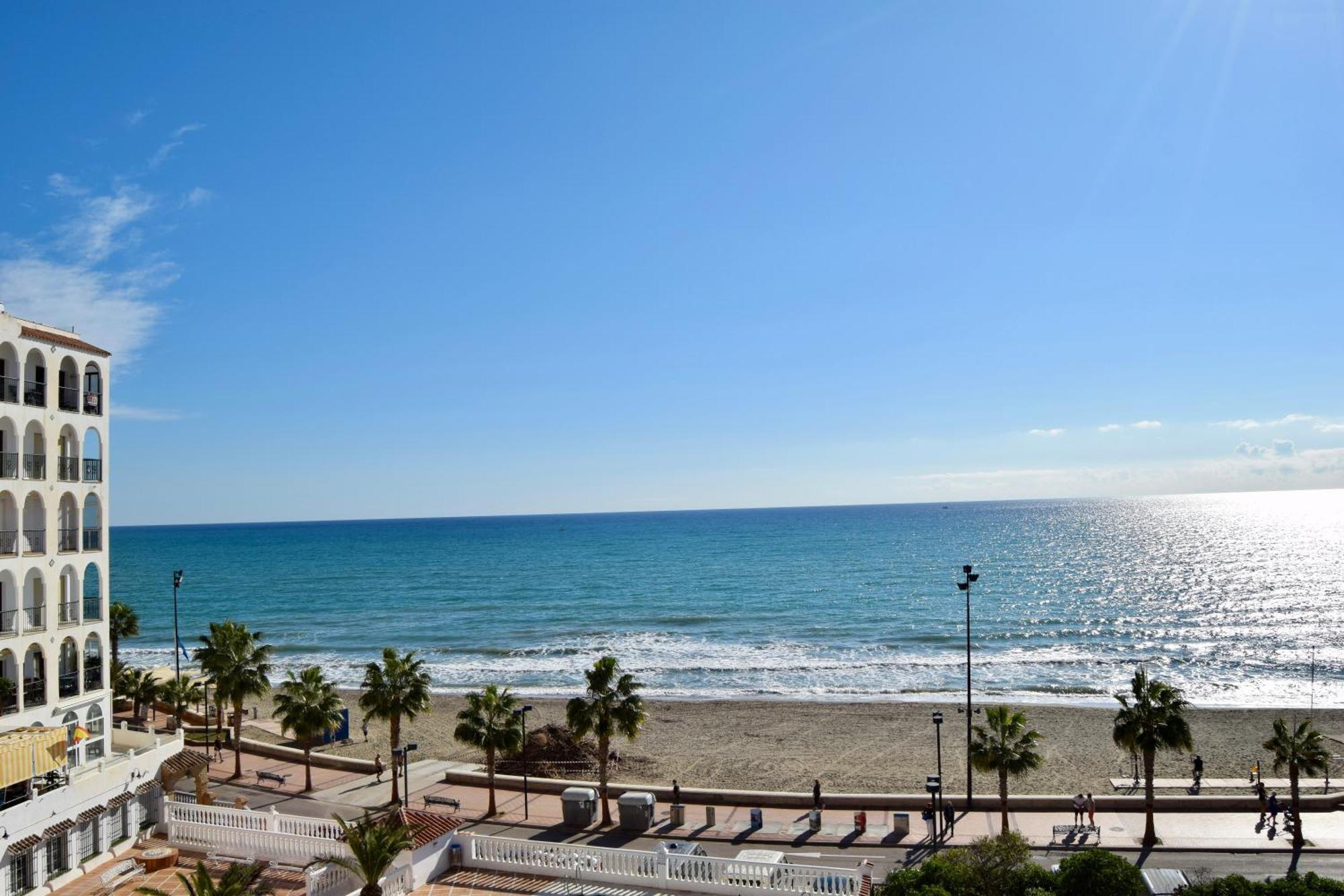 Beachfront Heaven - Carvajal