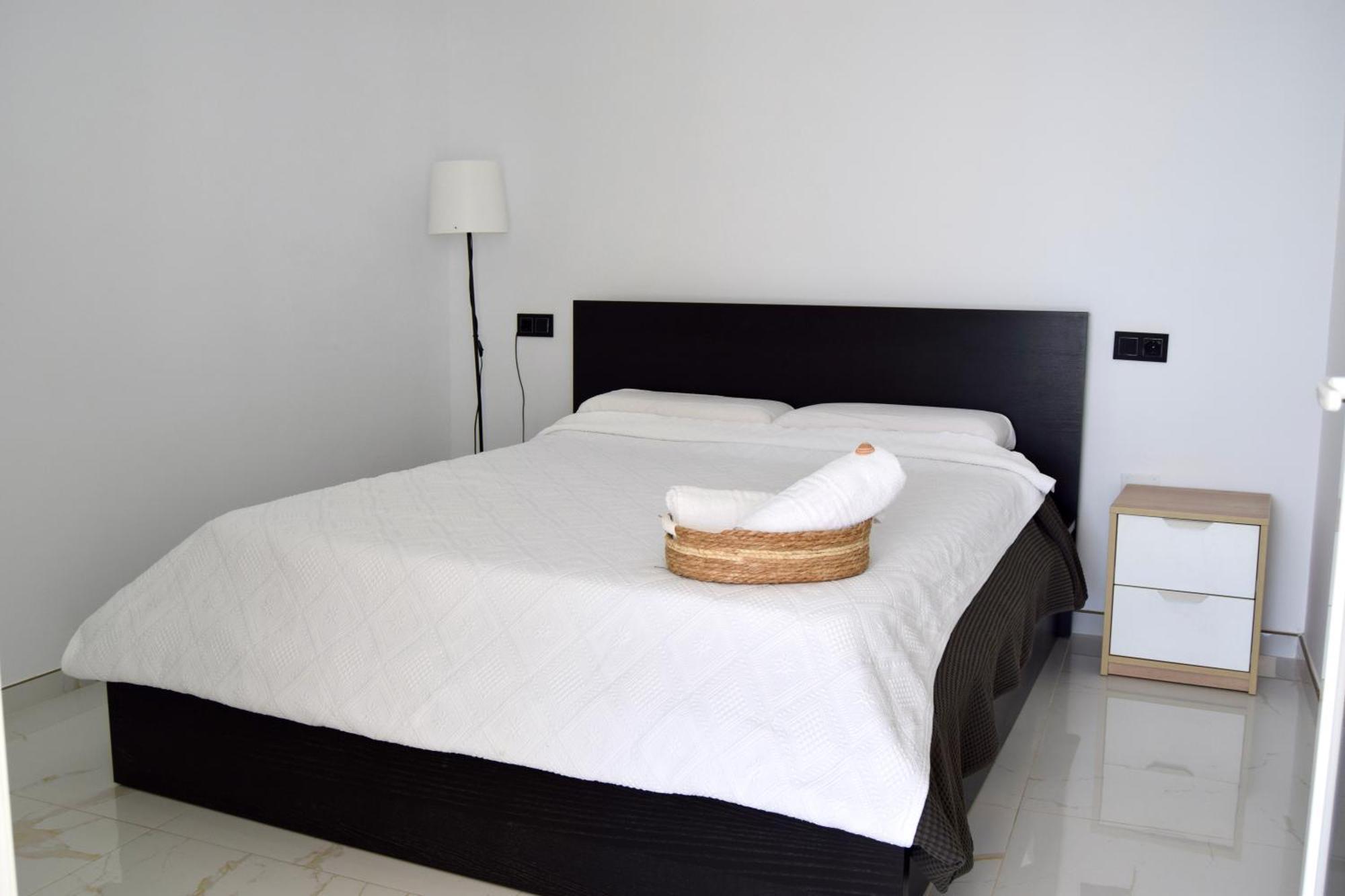 Beachfront Heaven - Carvajal Apartment *