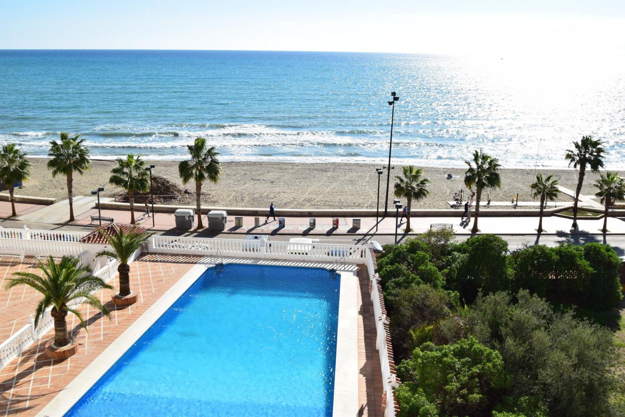 Beachfront Heaven - Carvajal *