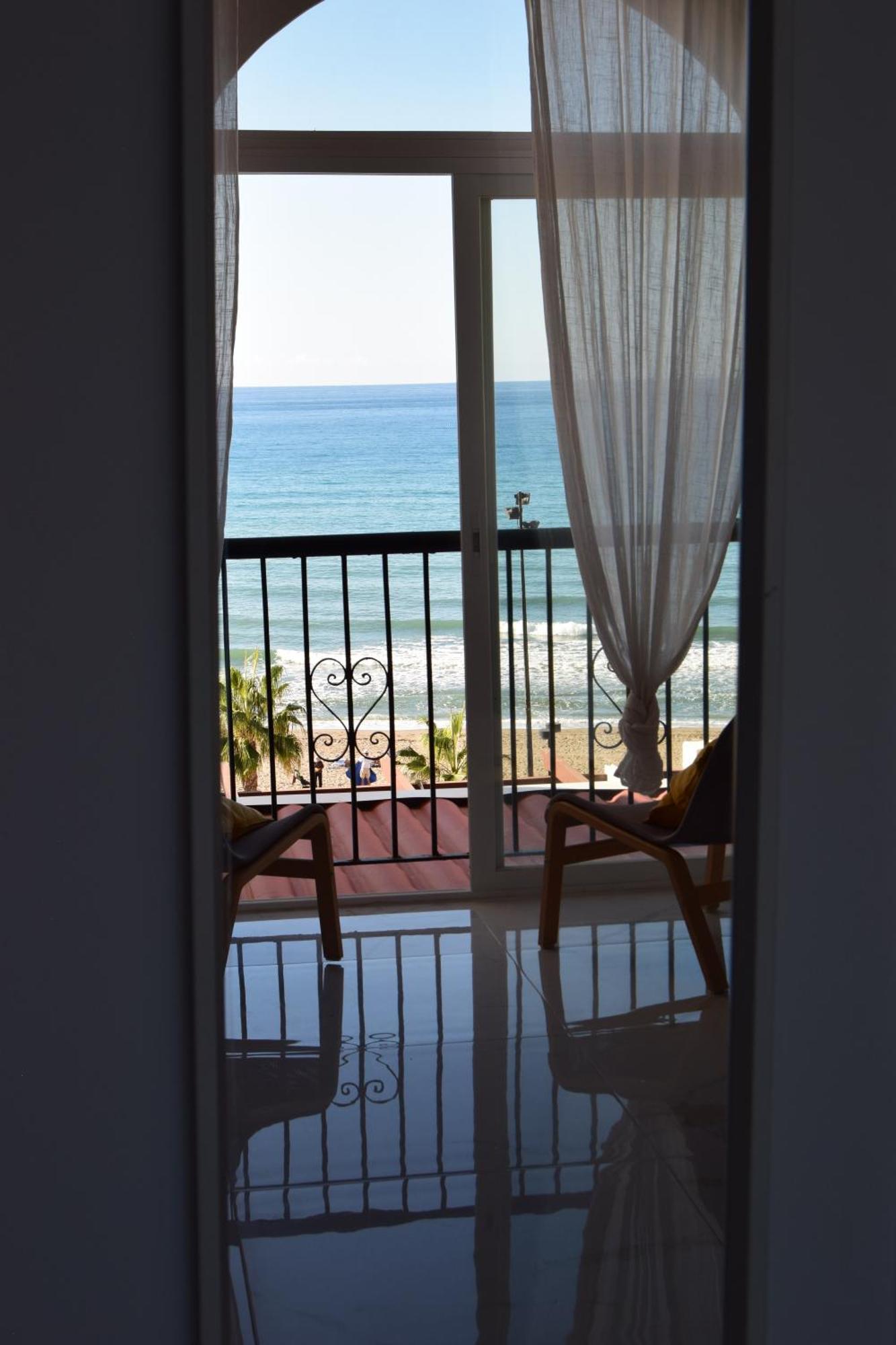 Beachfront Heaven - Carvajal Fuengirola