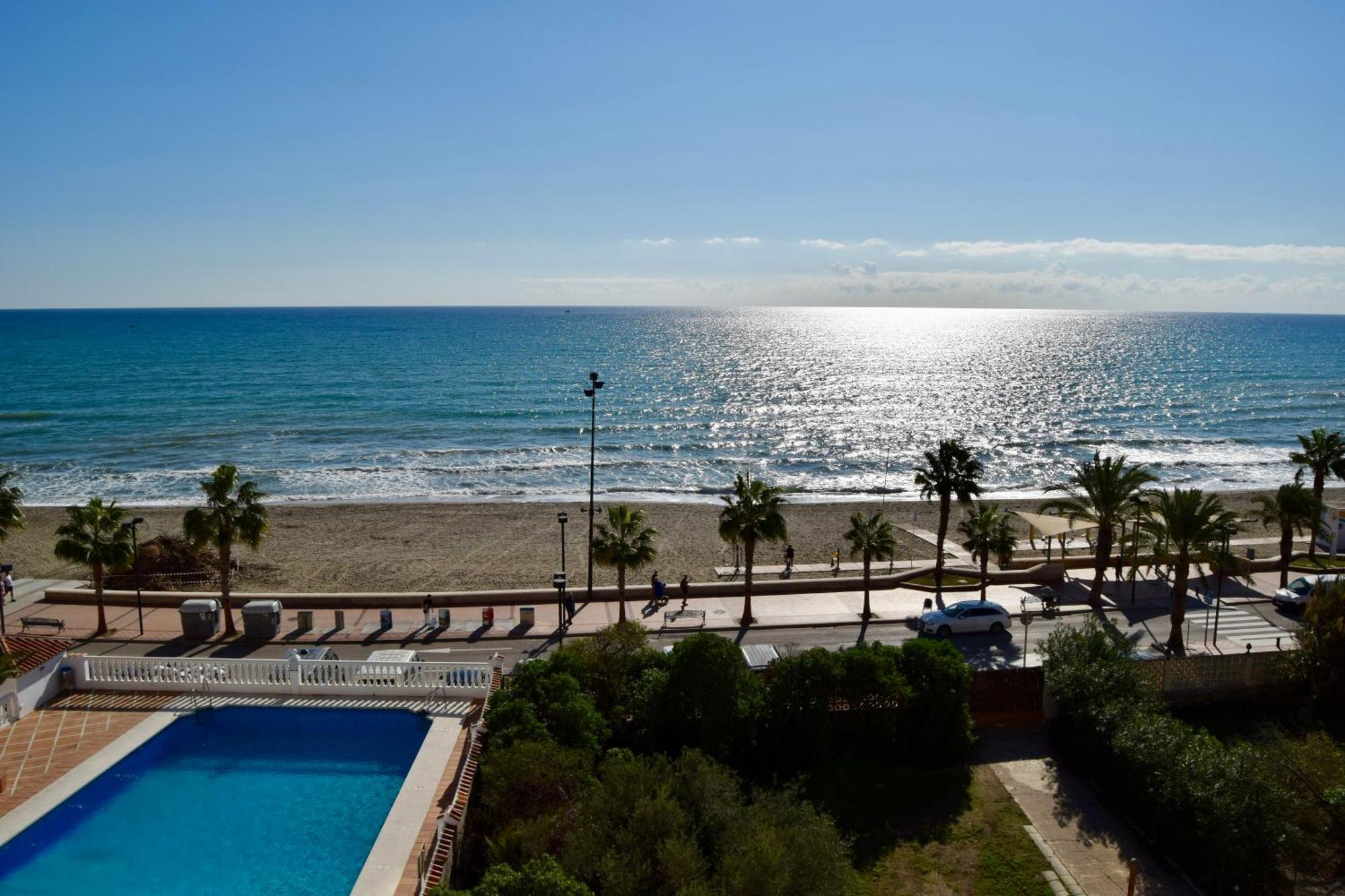 Beachfront Heaven - Carvajal Fuengirola