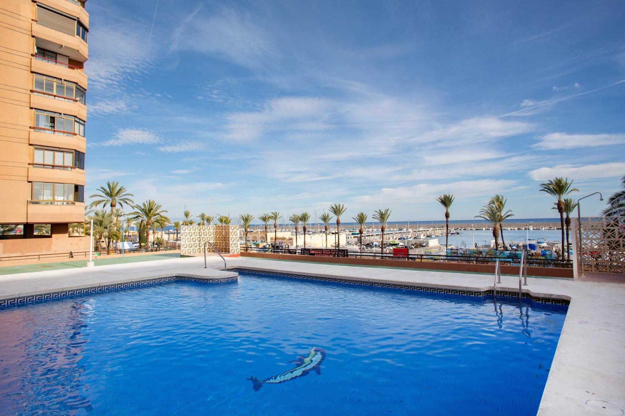 Your First Line Dream Pool Appartement Fuengirola