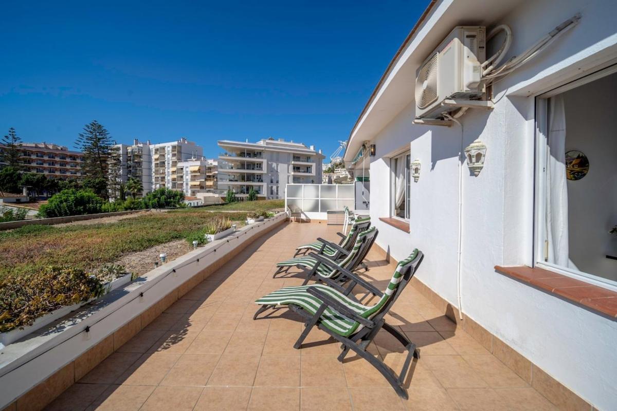 Apartment Sun-drenched, Sea-view With Giant Patio!