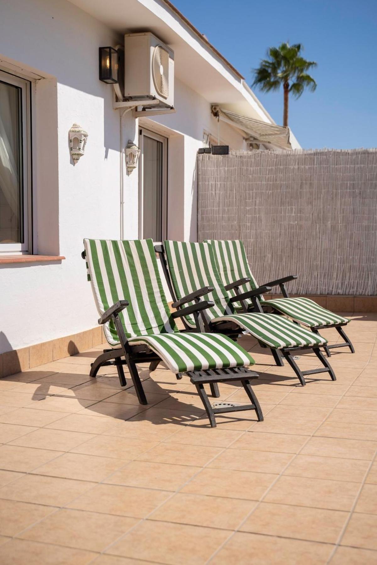 Sun-drenched, Sea-view With Giant Patio! Apartment *