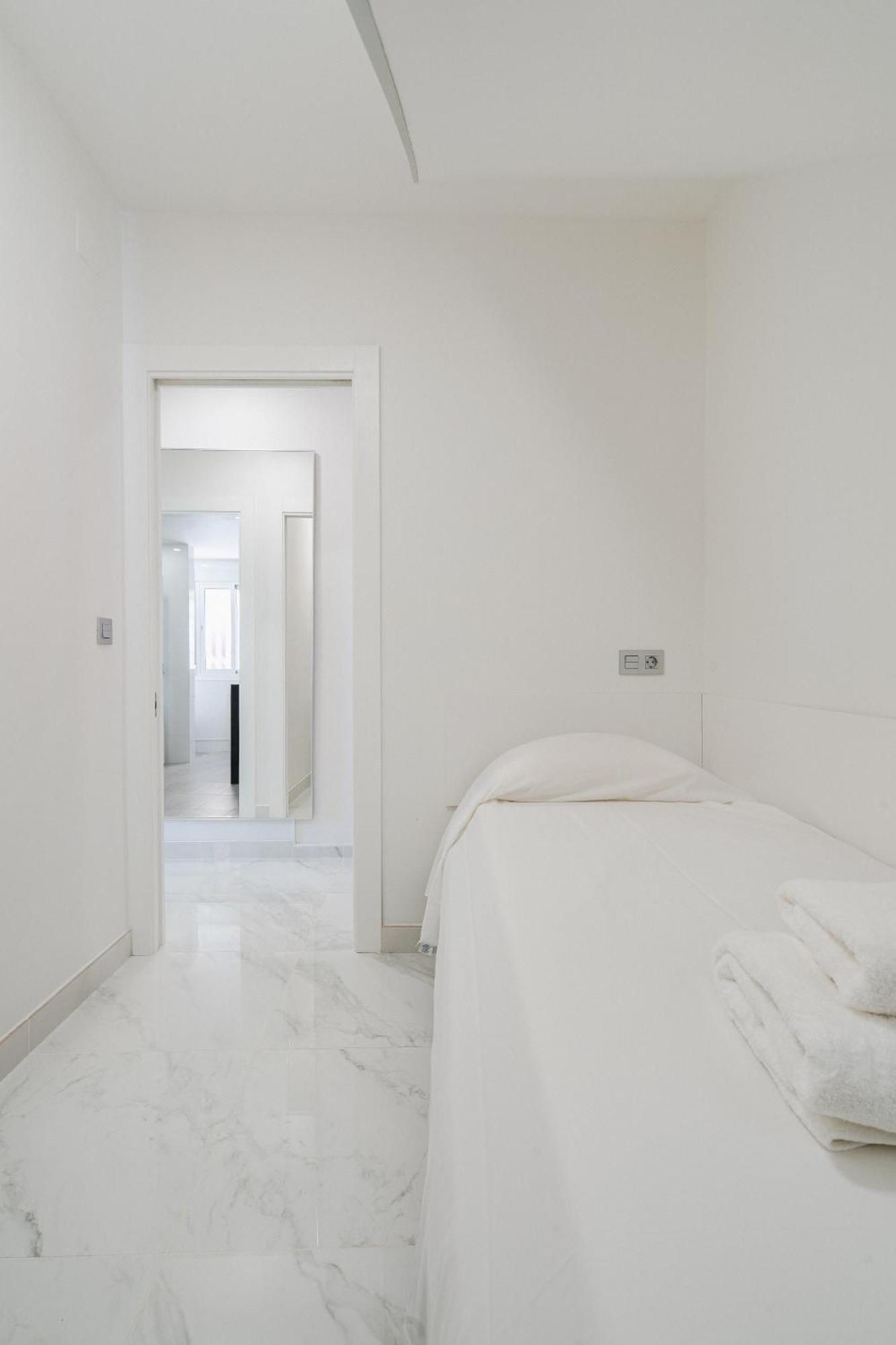 Villa Bella Vista - Modern Private With 5 Bedrooms, Divided Into 2 Apartments, Sea View, And Pool