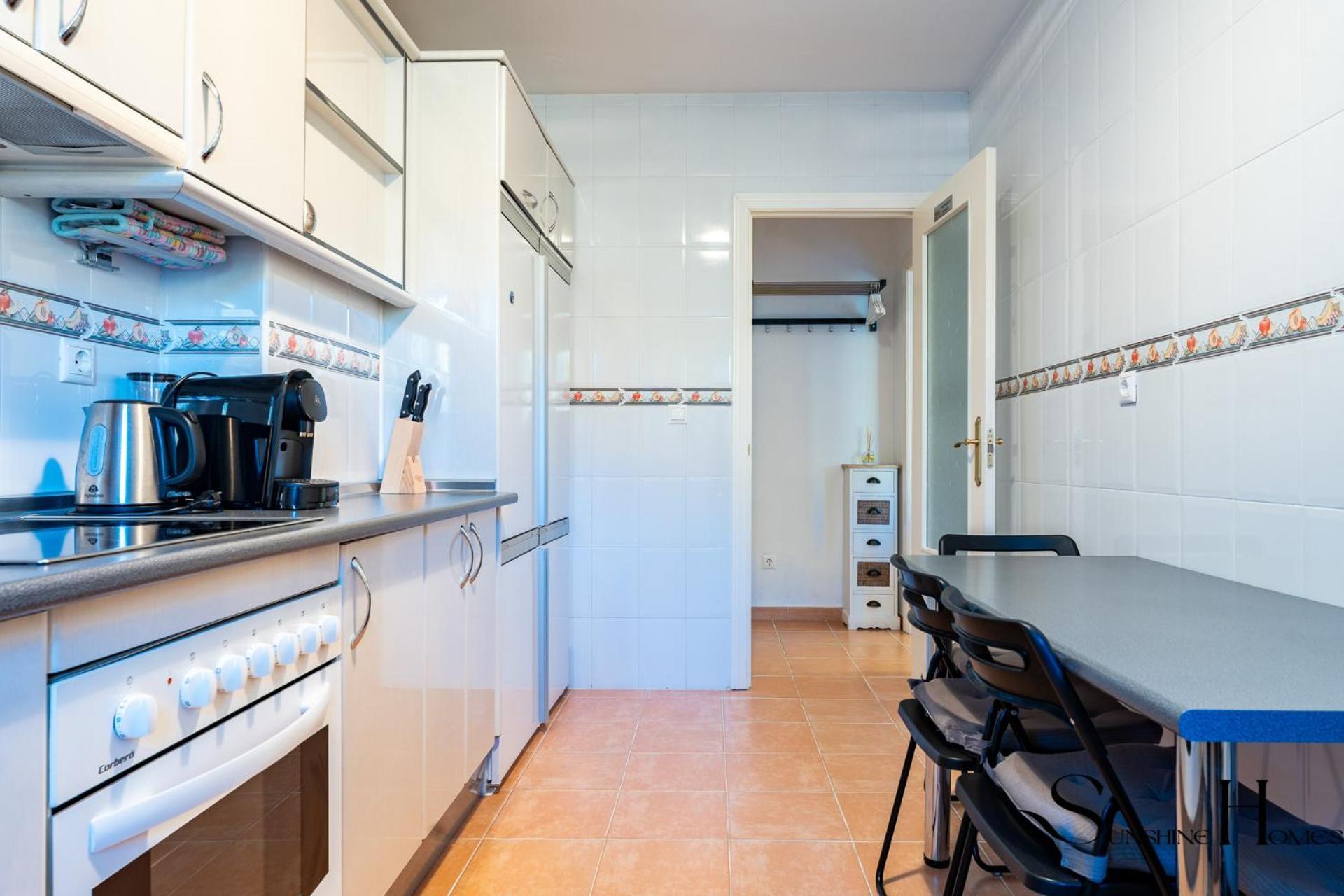 Apartment Mountain Views, Pool & Rooftop, Cozy 2br For 6