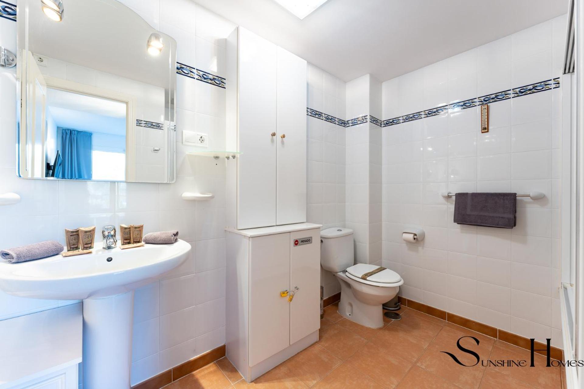 Mountain Views, Pool & Rooftop, Cozy 2br For 6 Apartment *