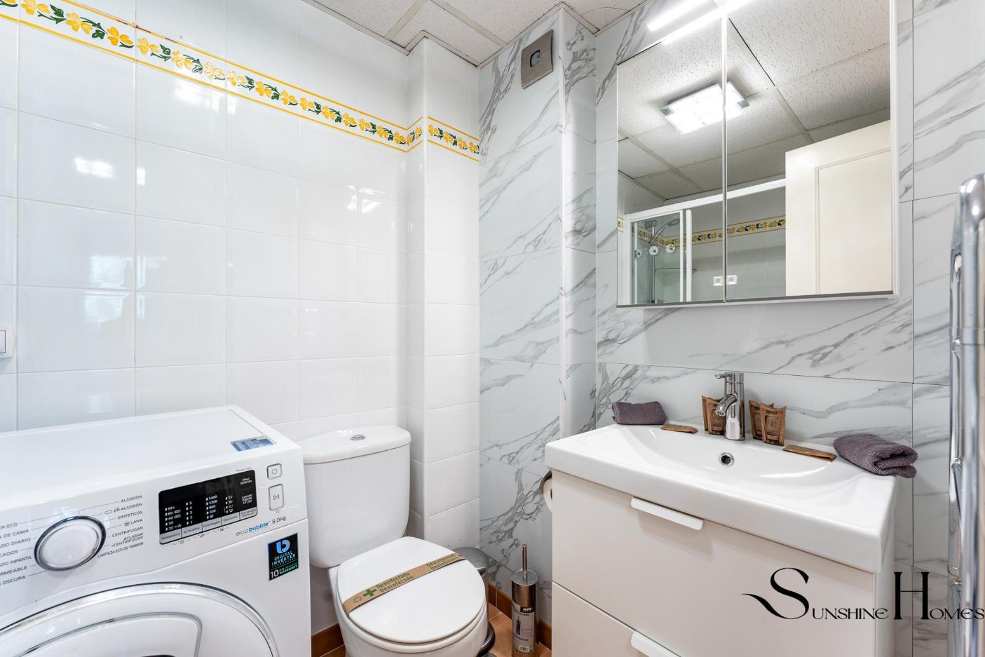 Apartment Mountain Views, Pool & Rooftop, Cozy 2br For 6 *