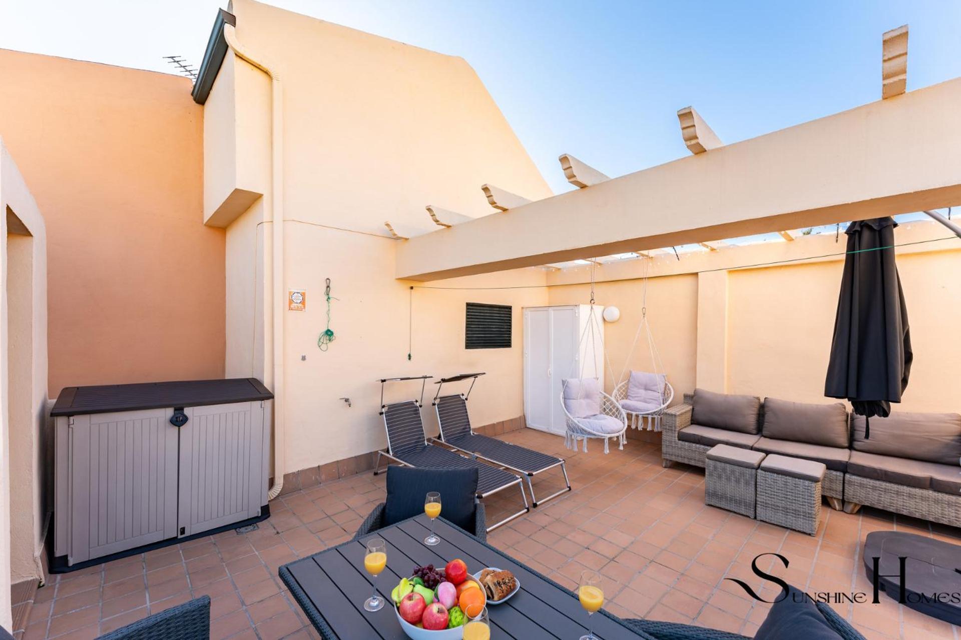 Apartment Mountain Views, Pool & Rooftop, Cozy 2br For 6