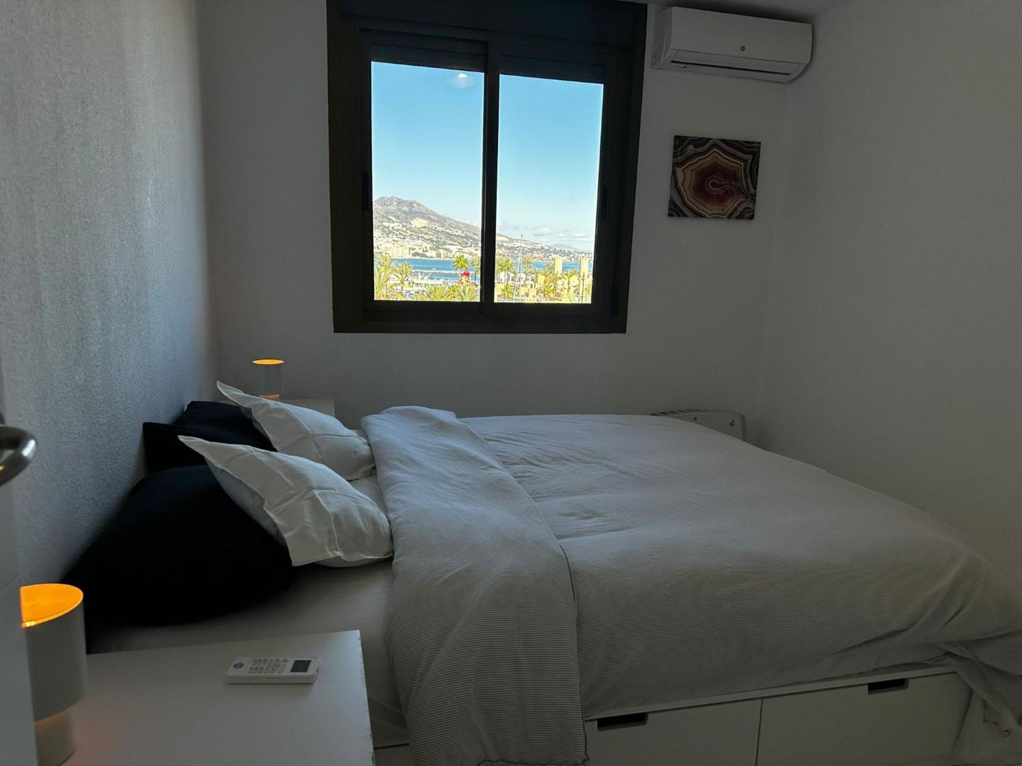 Apartment In Paseo Maritimo- First Line To The With Sea View *