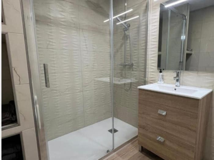 New Boliches With Sea Views, Pool And Parking Apartment Fuengirola