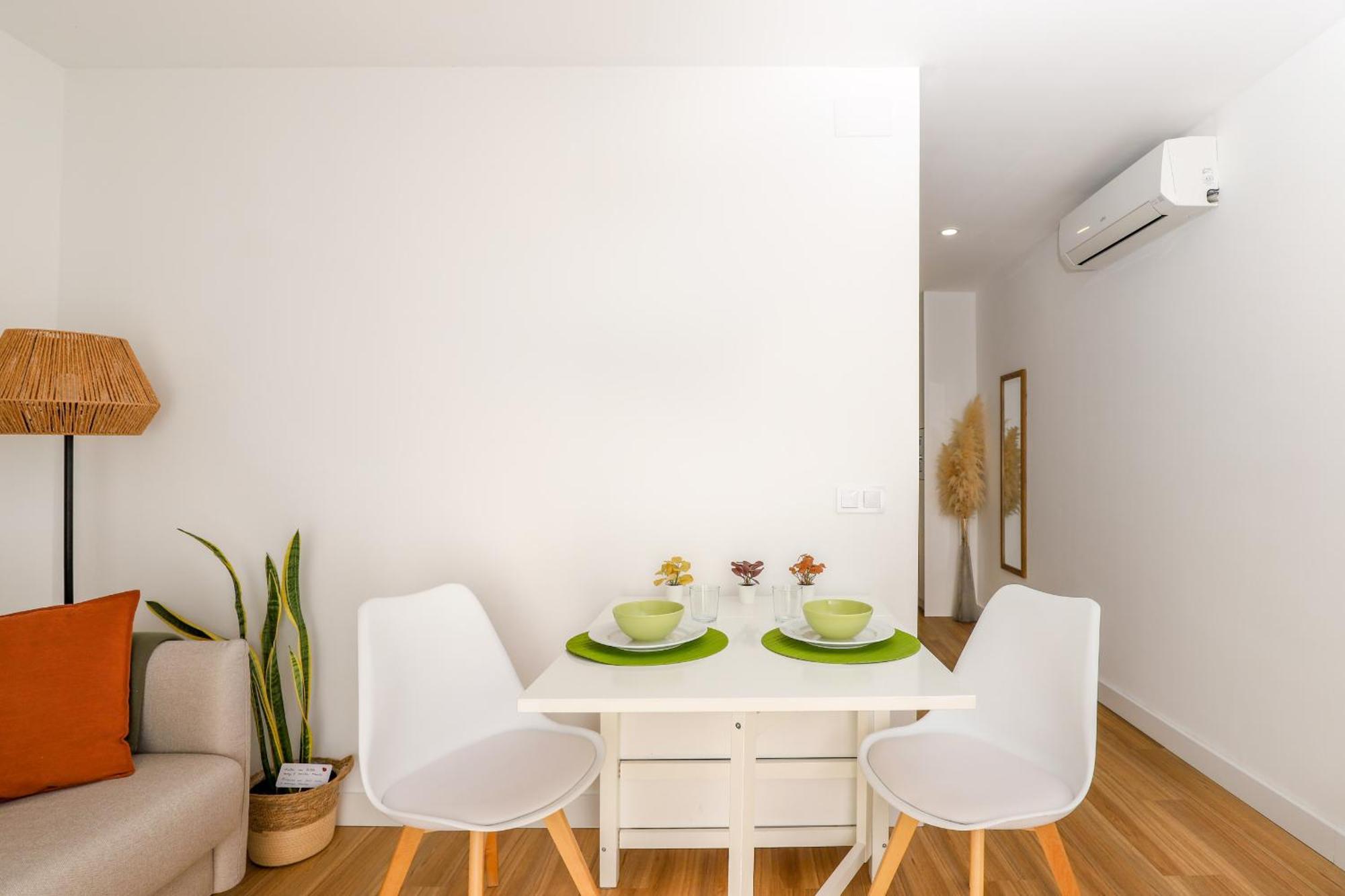 Centre, Renovated, 200m Apartment Fuengirola
