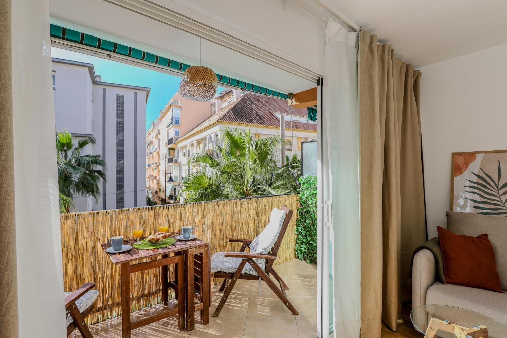 Apartment Centre, Renovated, 200m