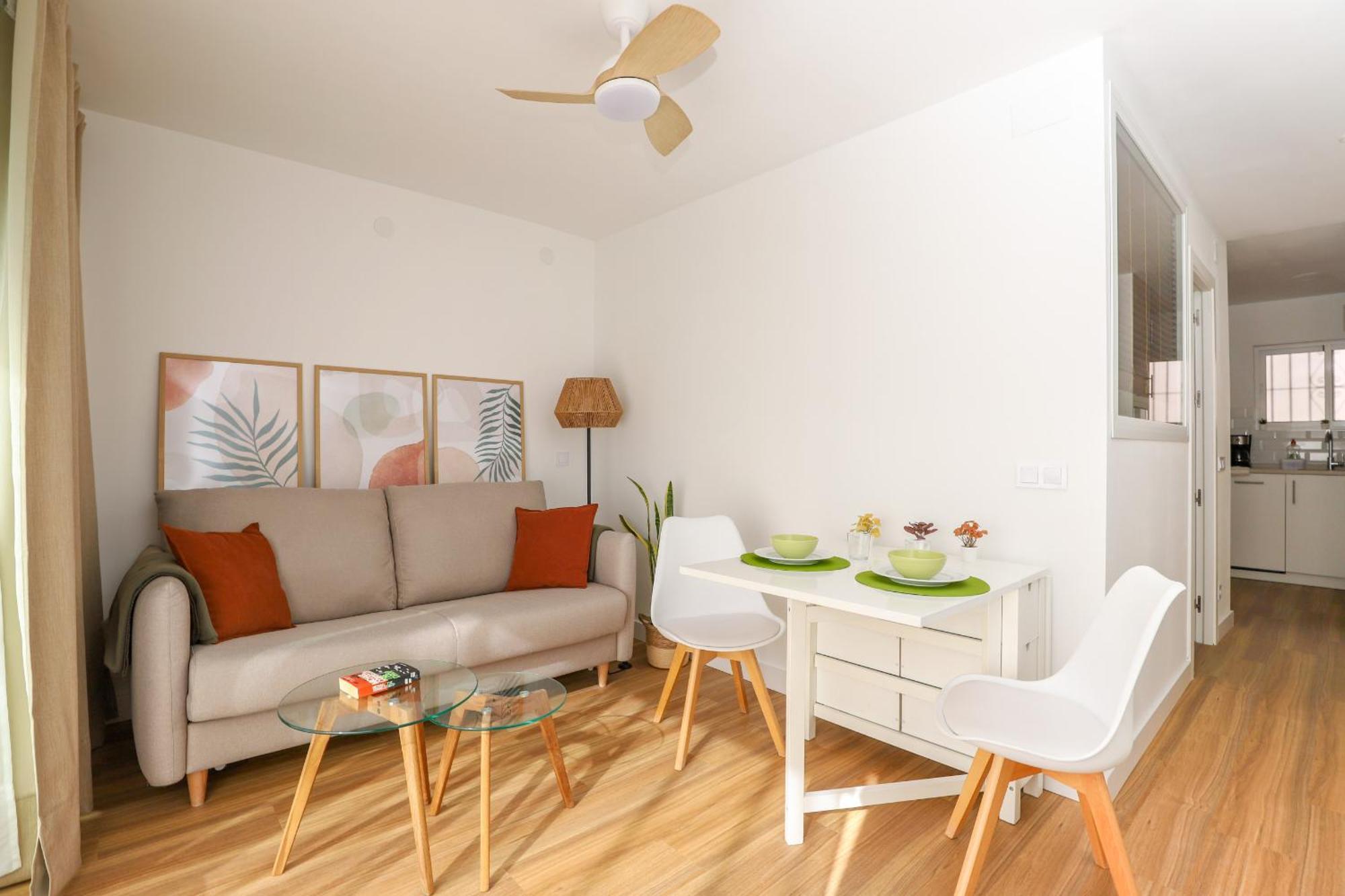 Apartment Centre, Renovated, 200m *