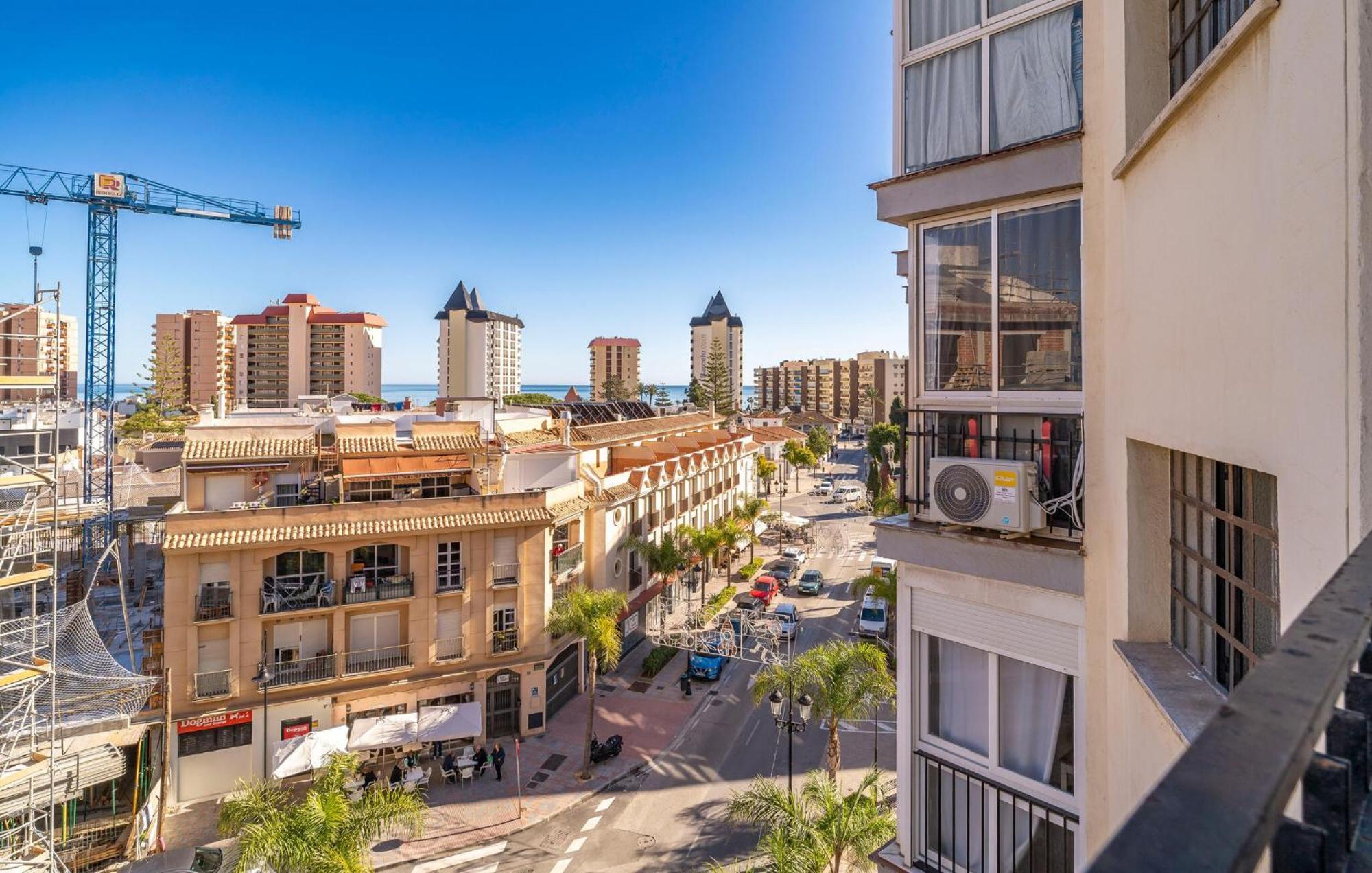 Apartment Stunning In With Wifi Fuengirola