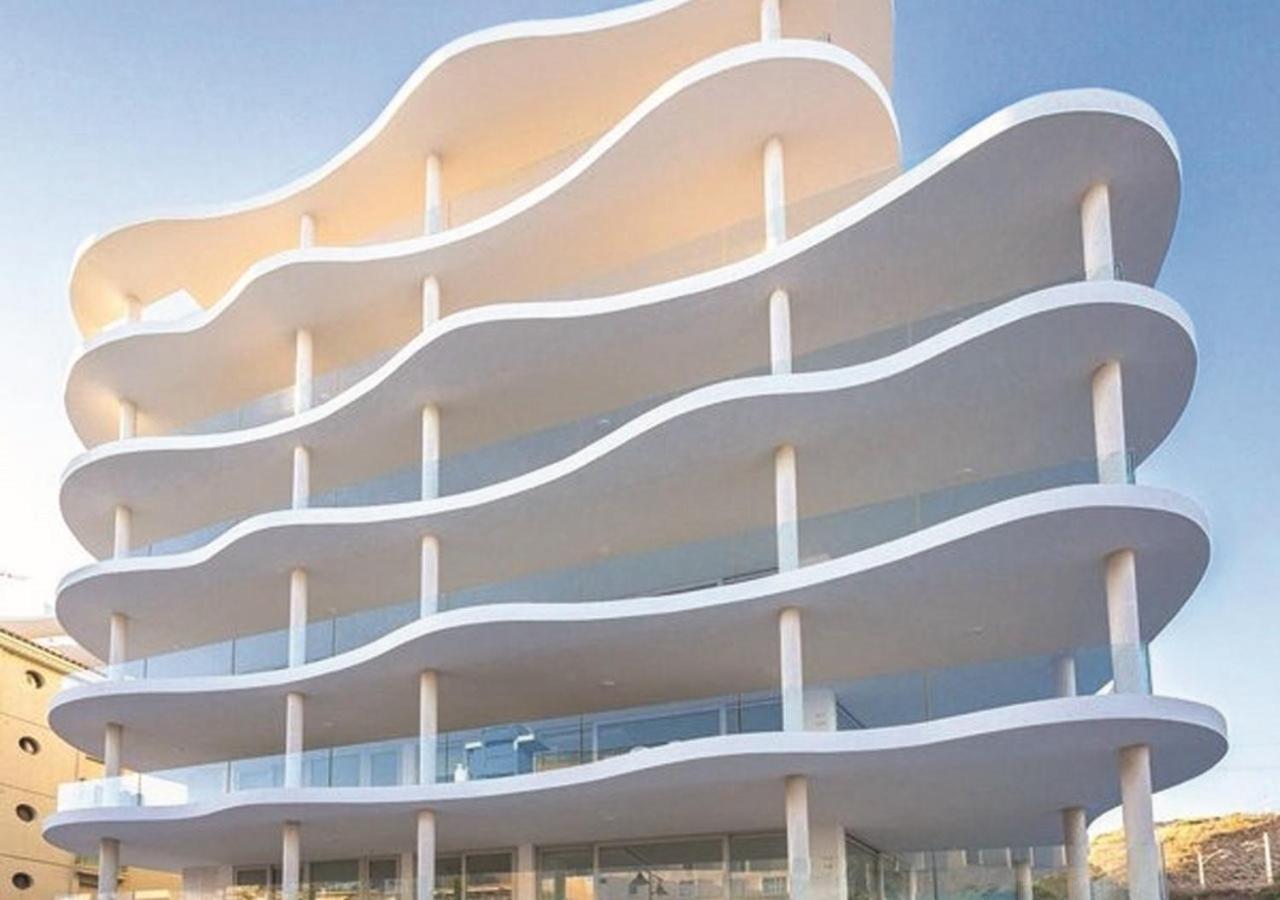 Fantastic In The Wave Just Steps From Carvajal - Pool And Free Parking Fuengirola