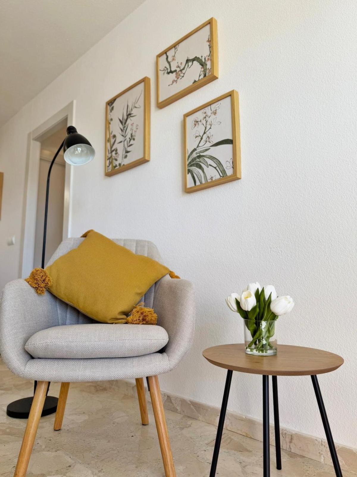 Sunny & Modern Apartment *