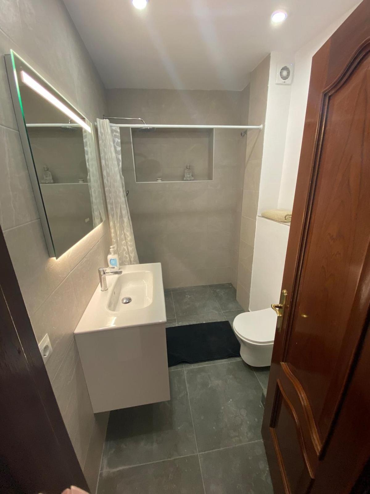 Penthouse, Near Beach, Fuengirola, Free Parking Apartment